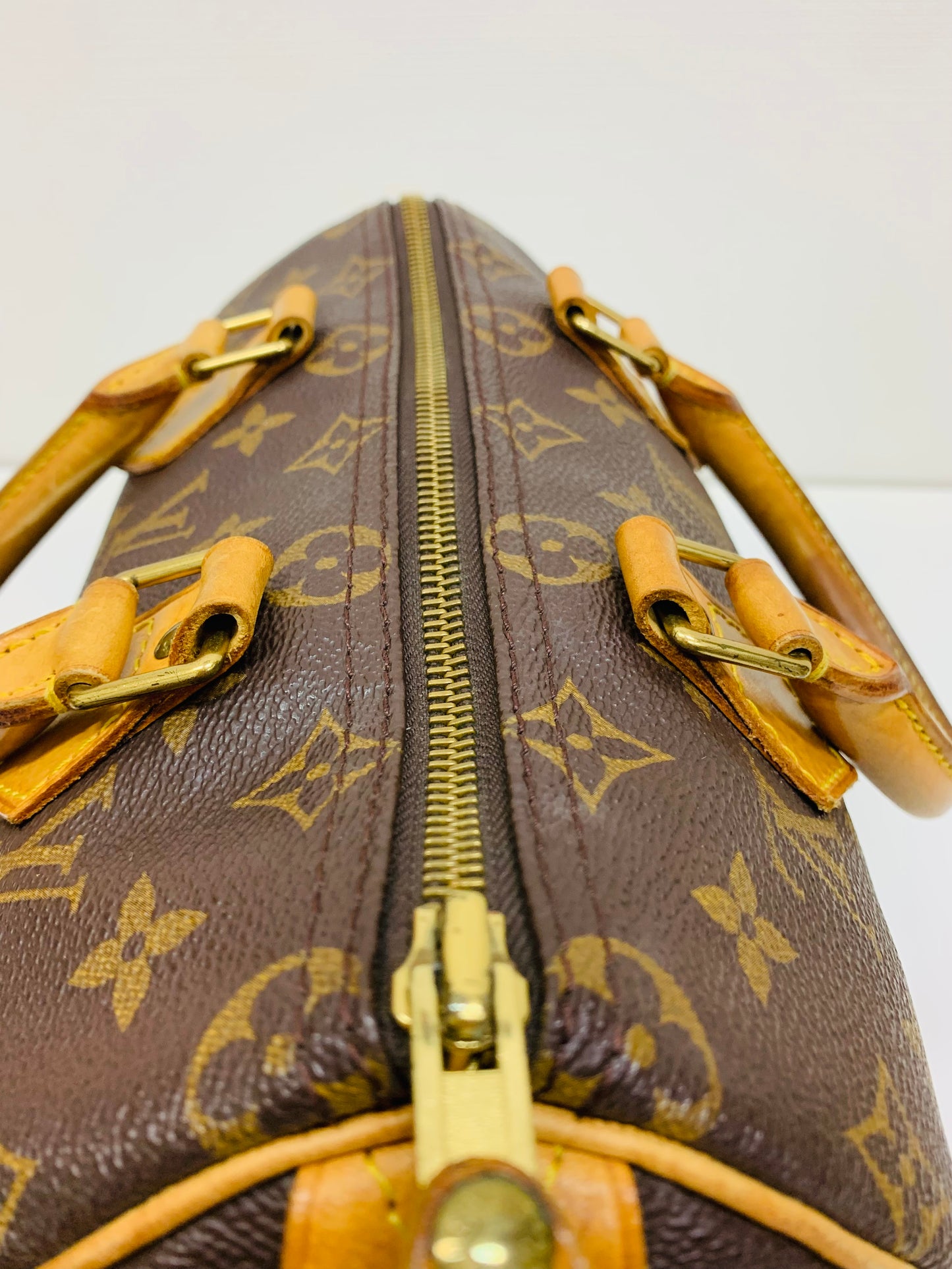 USED LOUIS VUITTON SPEEDY 25