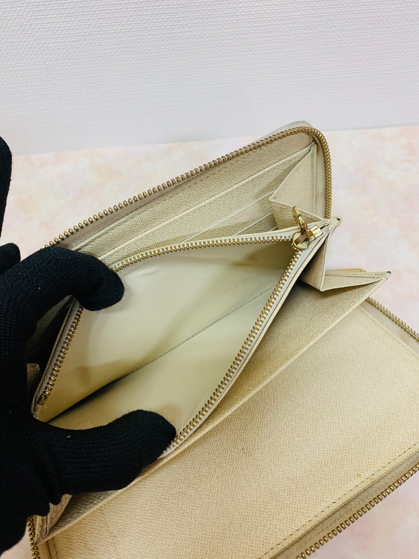 LOUIS VUITTON Damier Azur Zippy Wallet Organizer