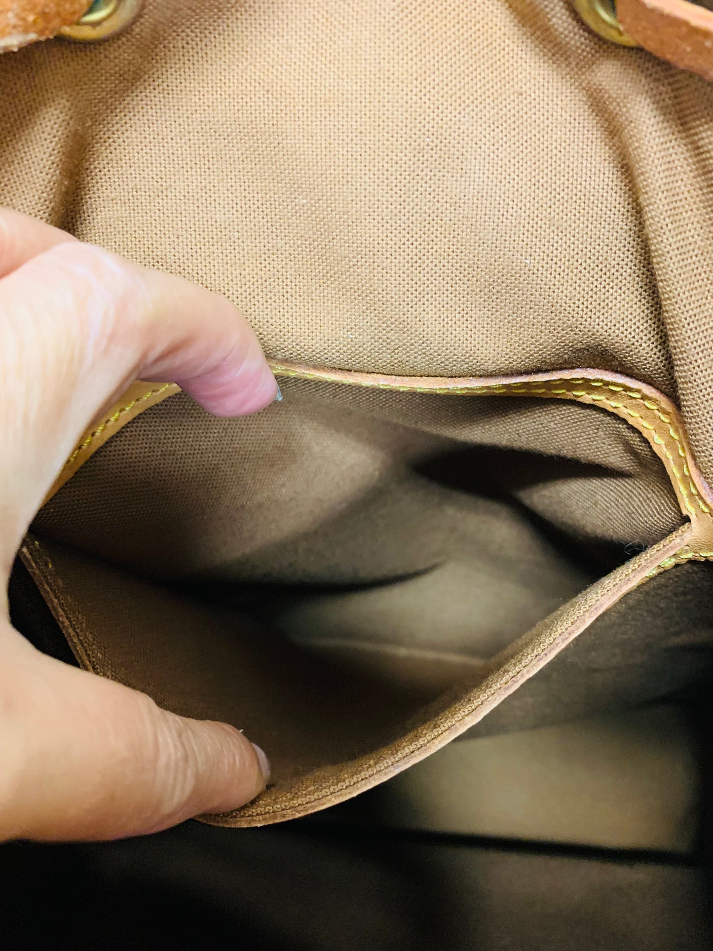 LOUIS VUITTON Montsouris GM