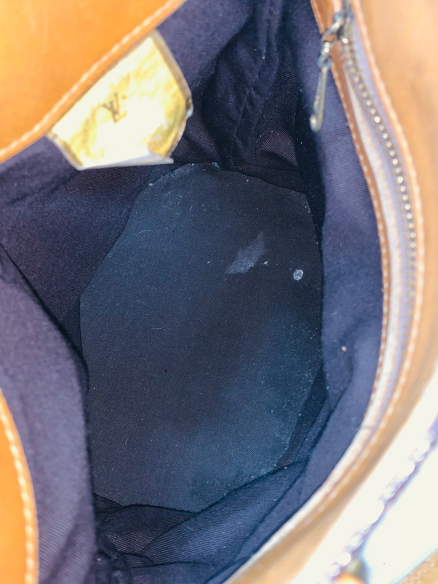 LOUIS VUITTON Bucket PM French Company