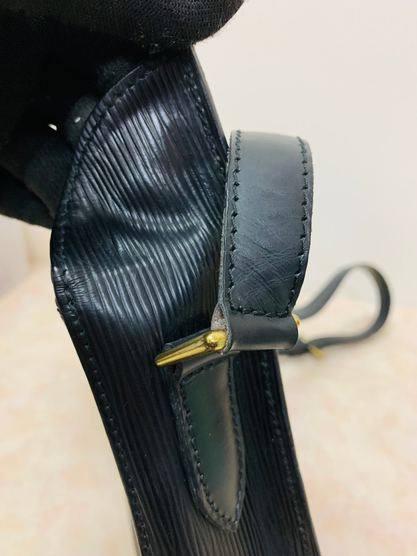 LOUIS VUITTON ntage Epi Saint Cloud GM Noir