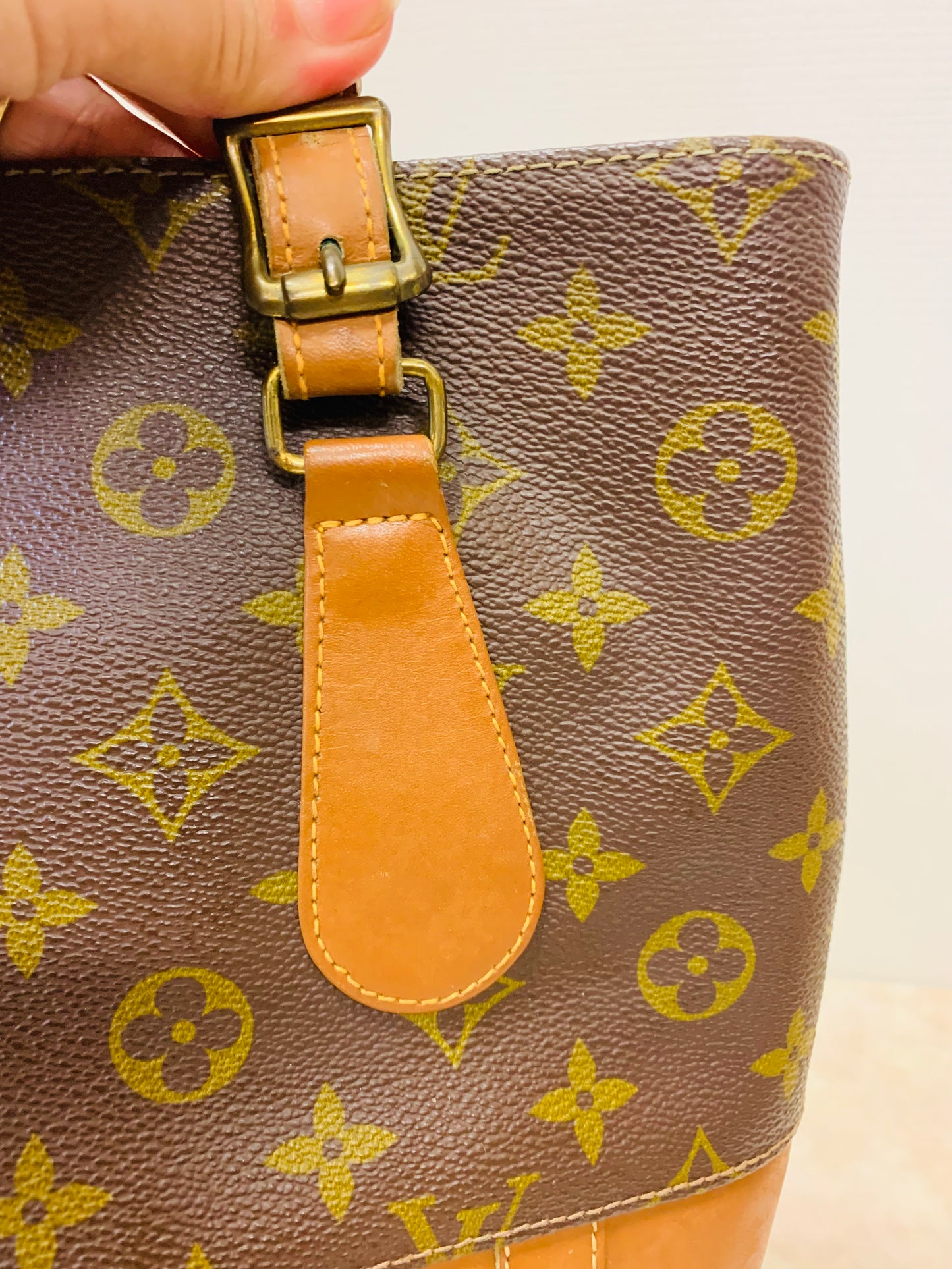 LOUIS VUITTON Bucket GM French Company