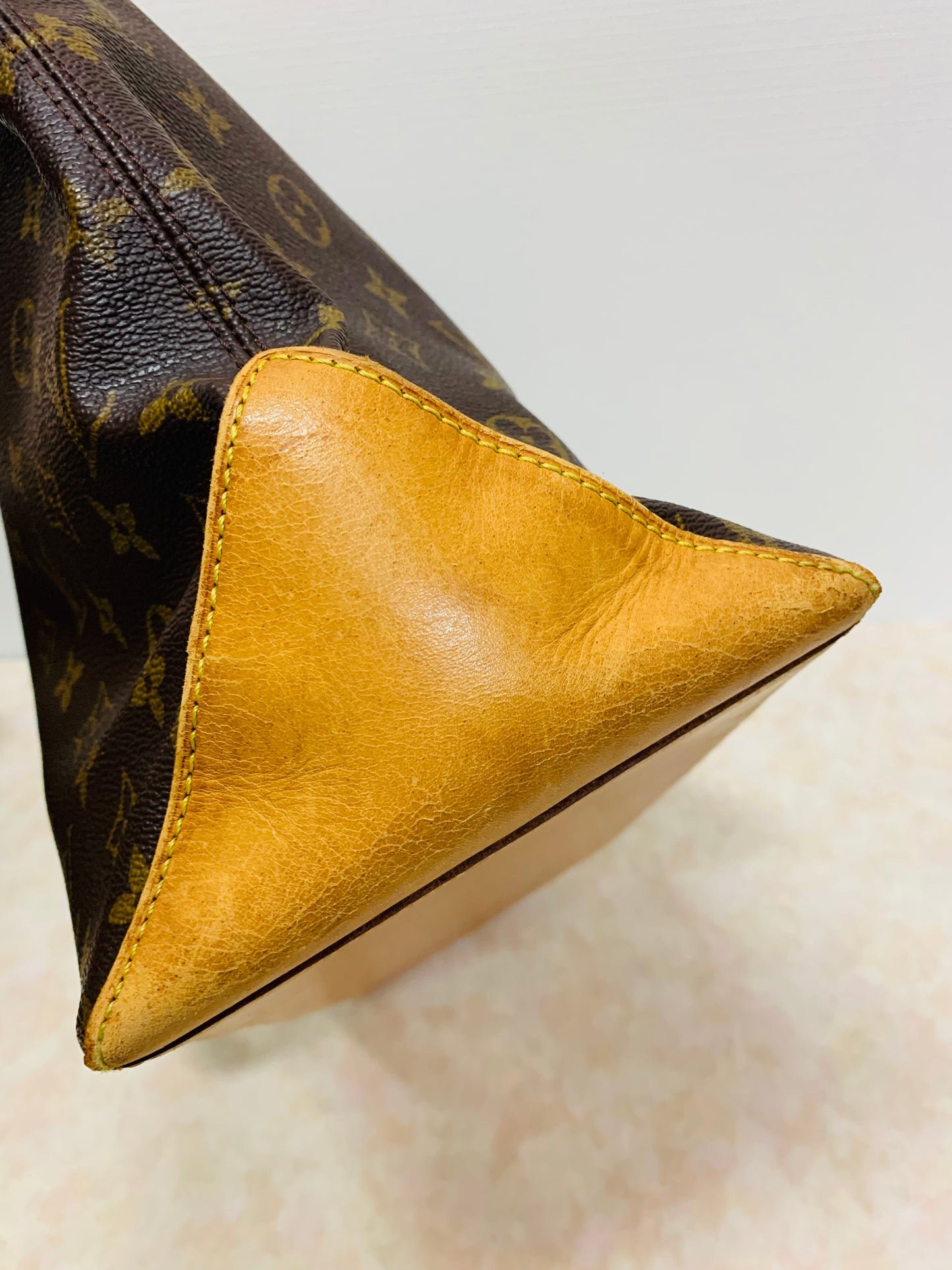 LOUIS VUITTON Cabas Mezzo Tote Bag