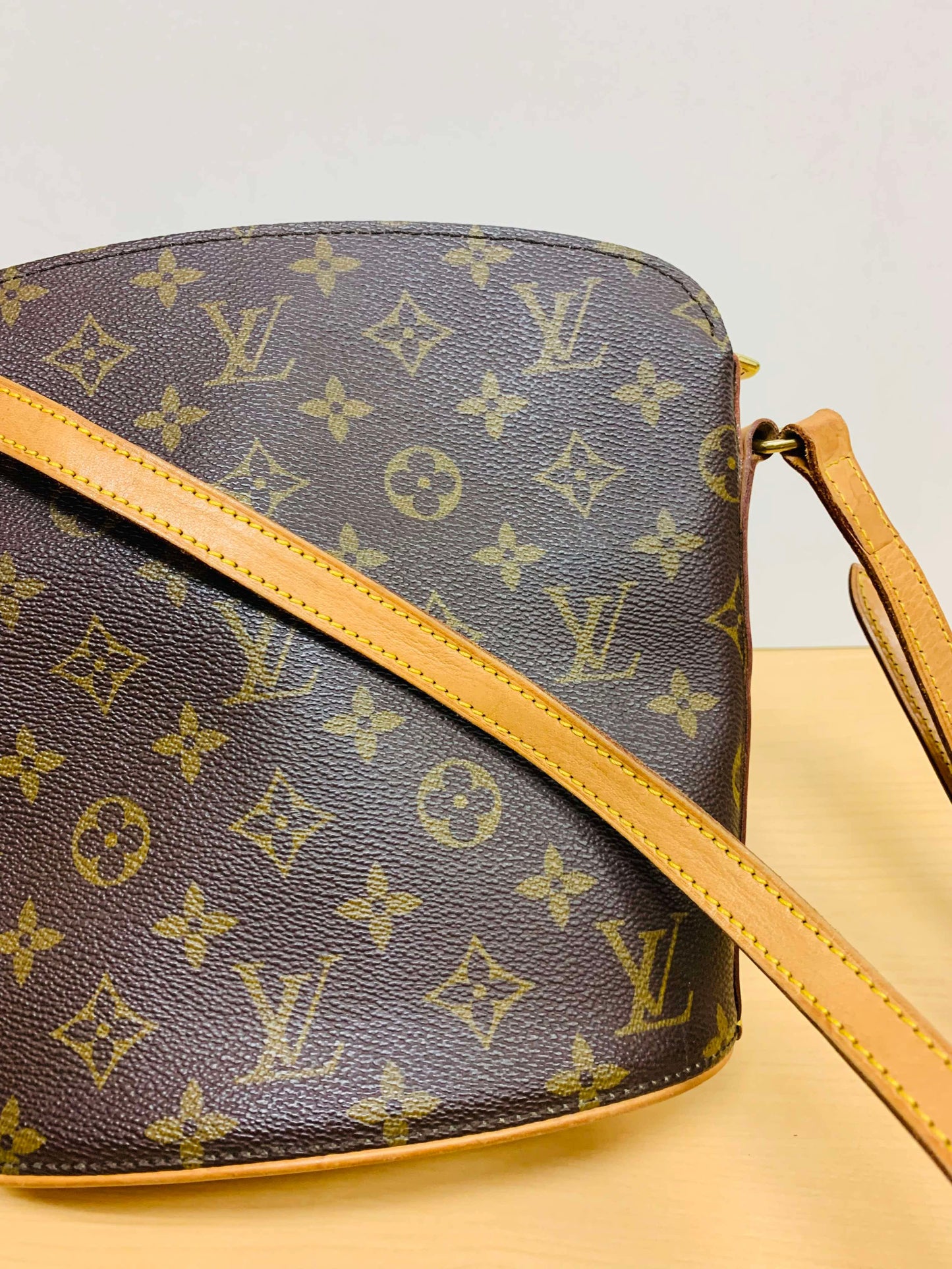 LOUIS VUITTON Drouot Monogram Crossbody bag(used)