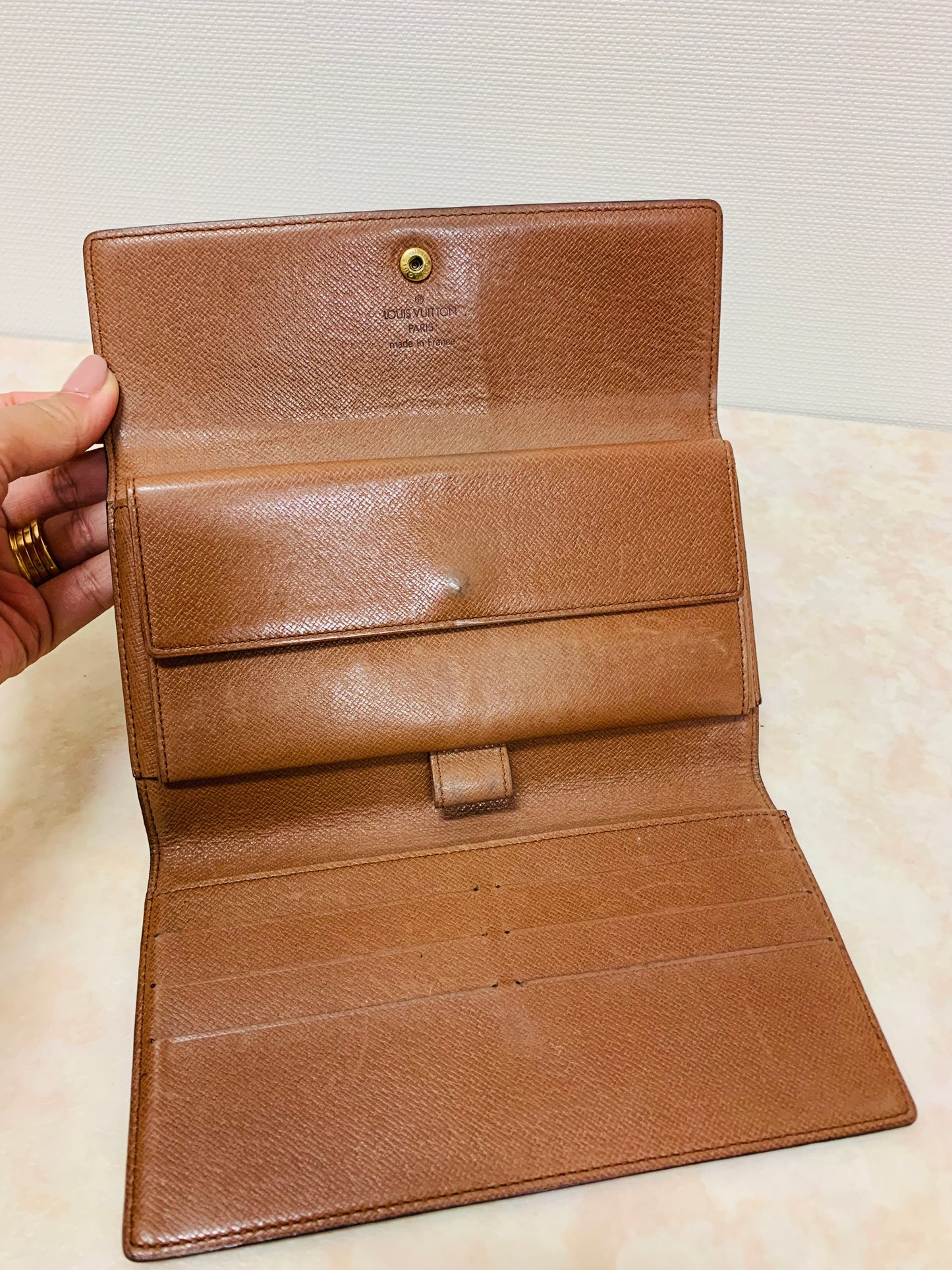 LOUIS VUITTON  International wallet Monogram
