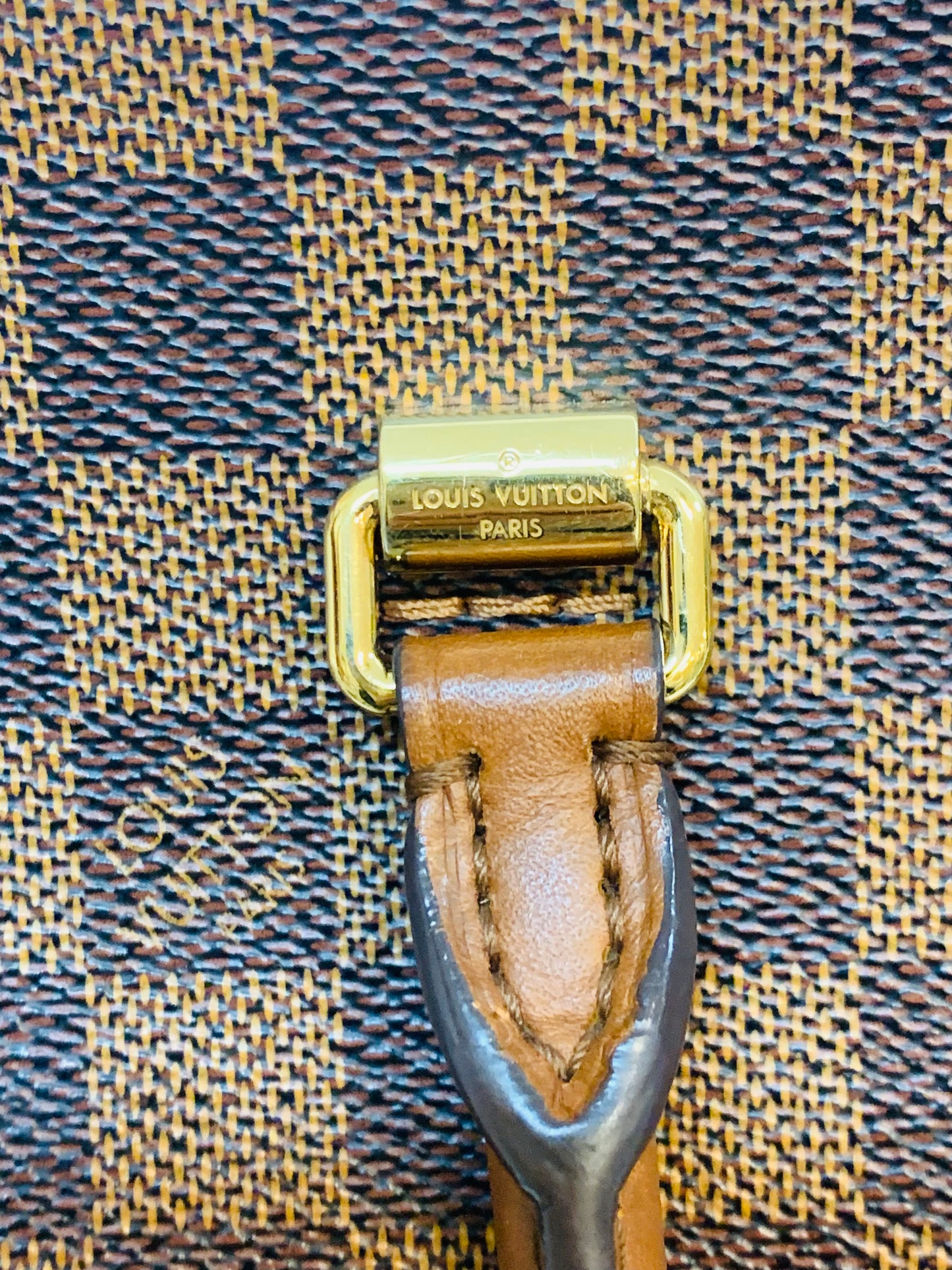 LOUIS VUITTON Belmont Tote bag DE