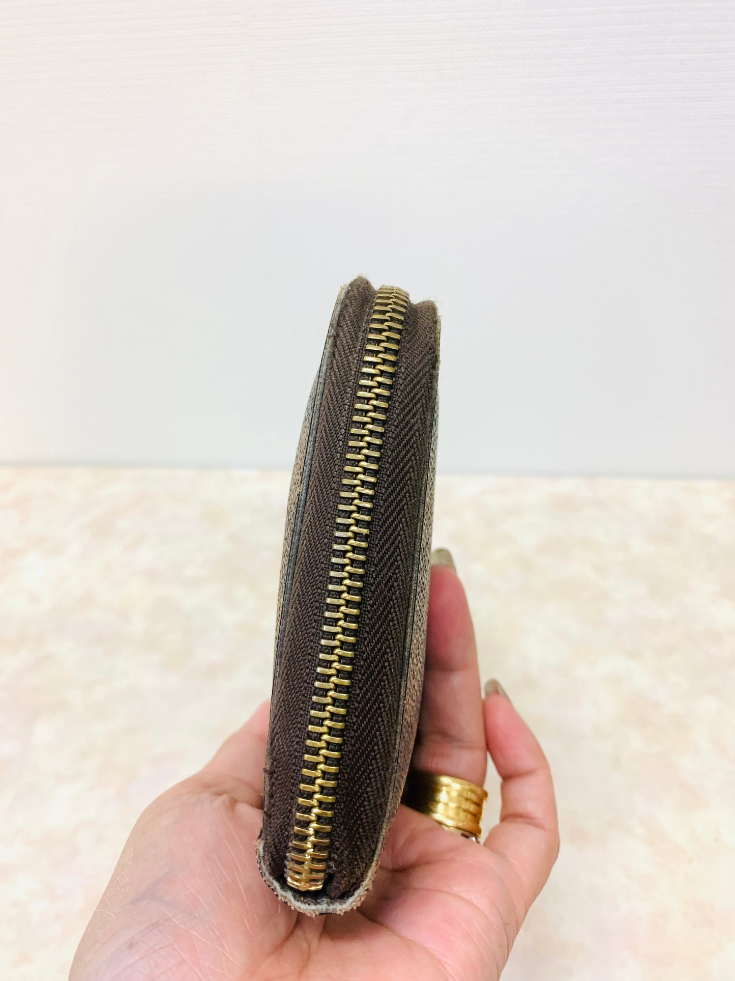 LOUIS VUITTON ZIPPY WALLET ORGANIZER
