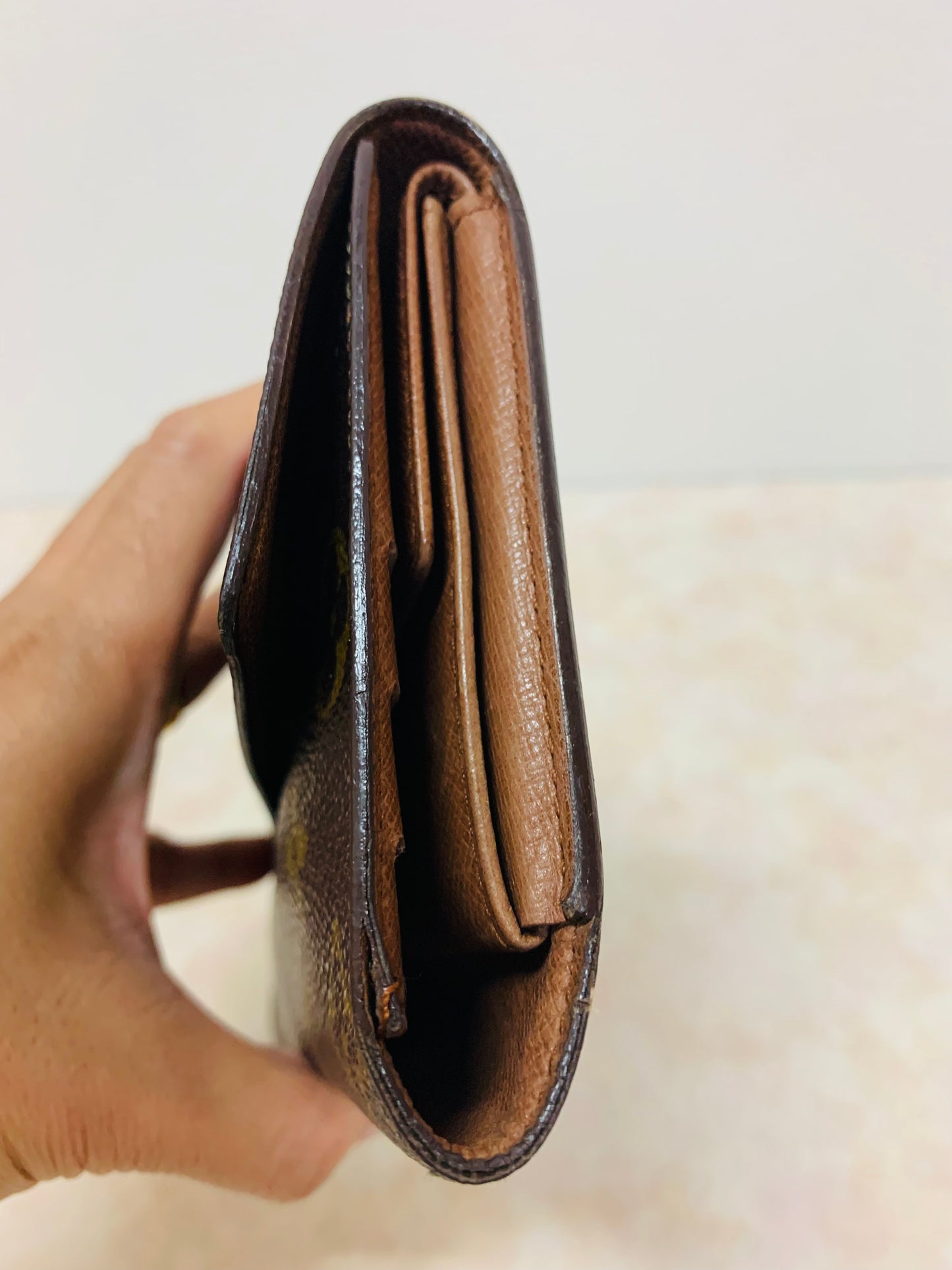 LOUIS VUITTON  International wallet Monogram