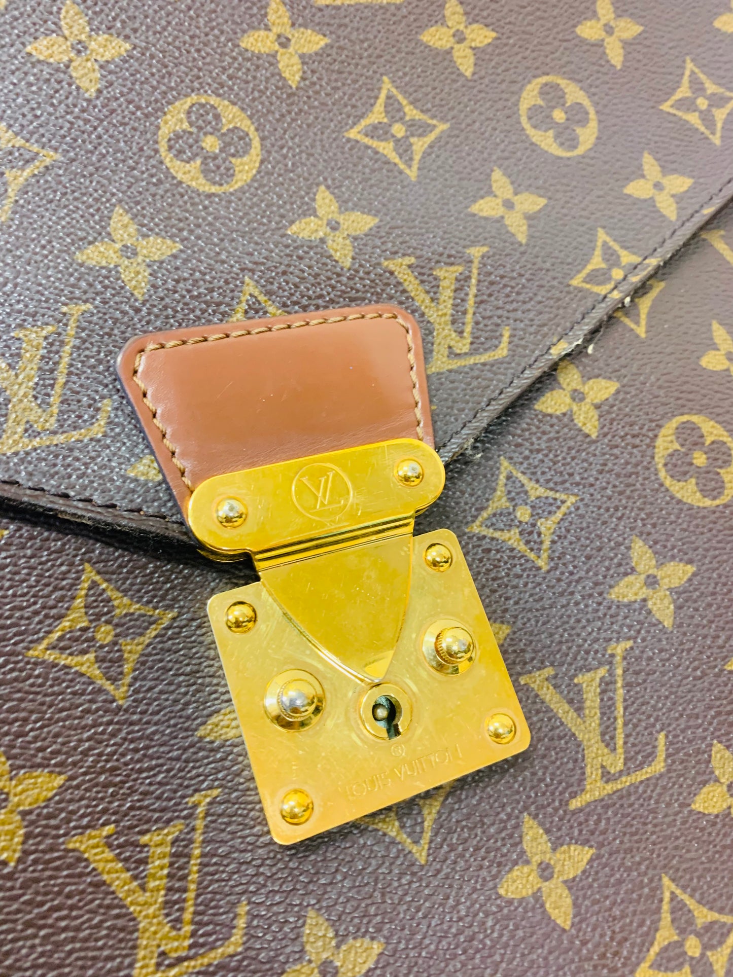 LOUIS VUITTON PORTE DOCUMENTS BUSINESS BAG