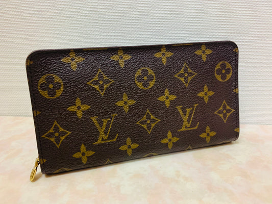 LOUIS VUITTON Zippy Compact wallet old model