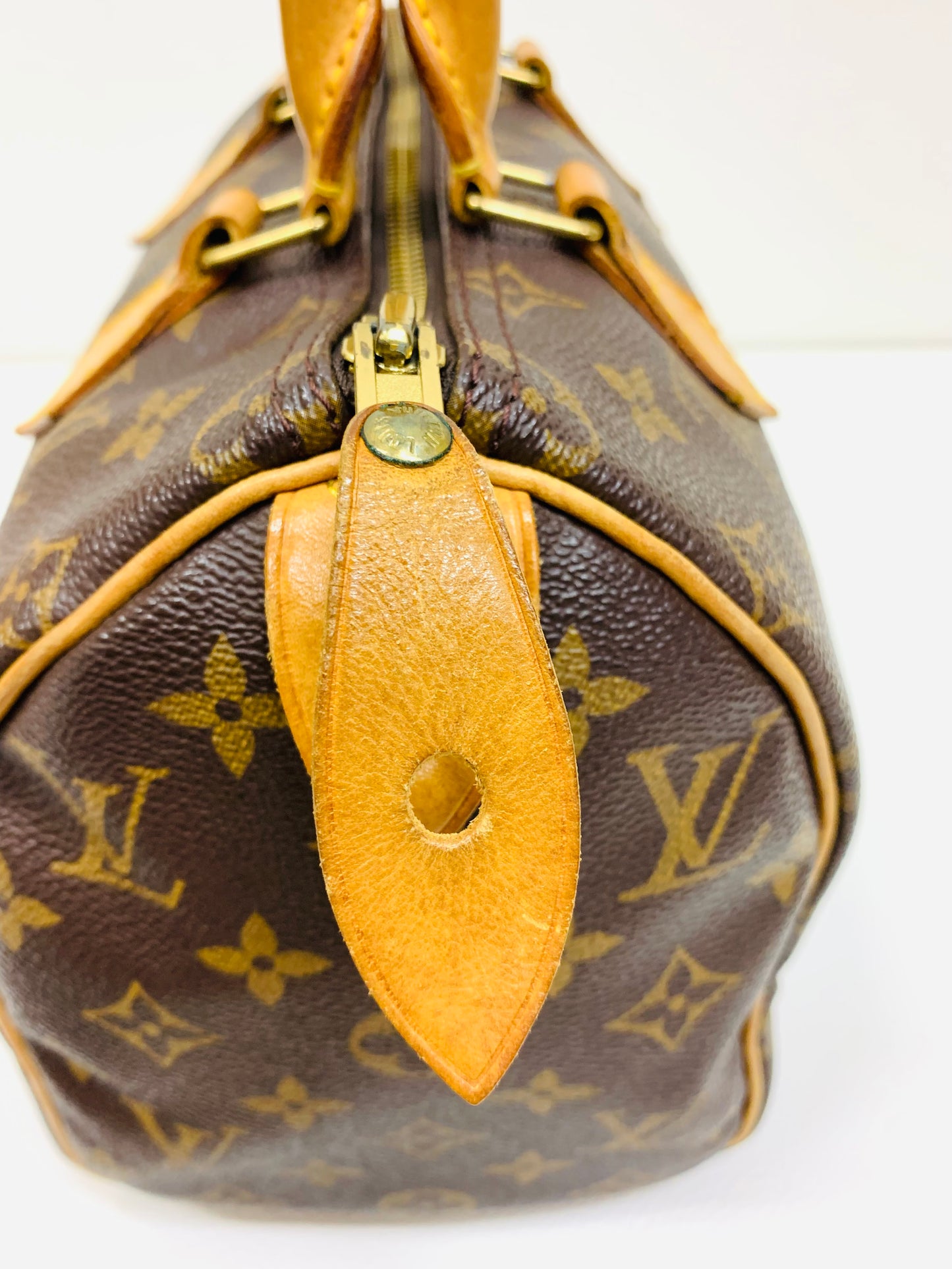 USED LOUIS VUITTON SPEEDY 25