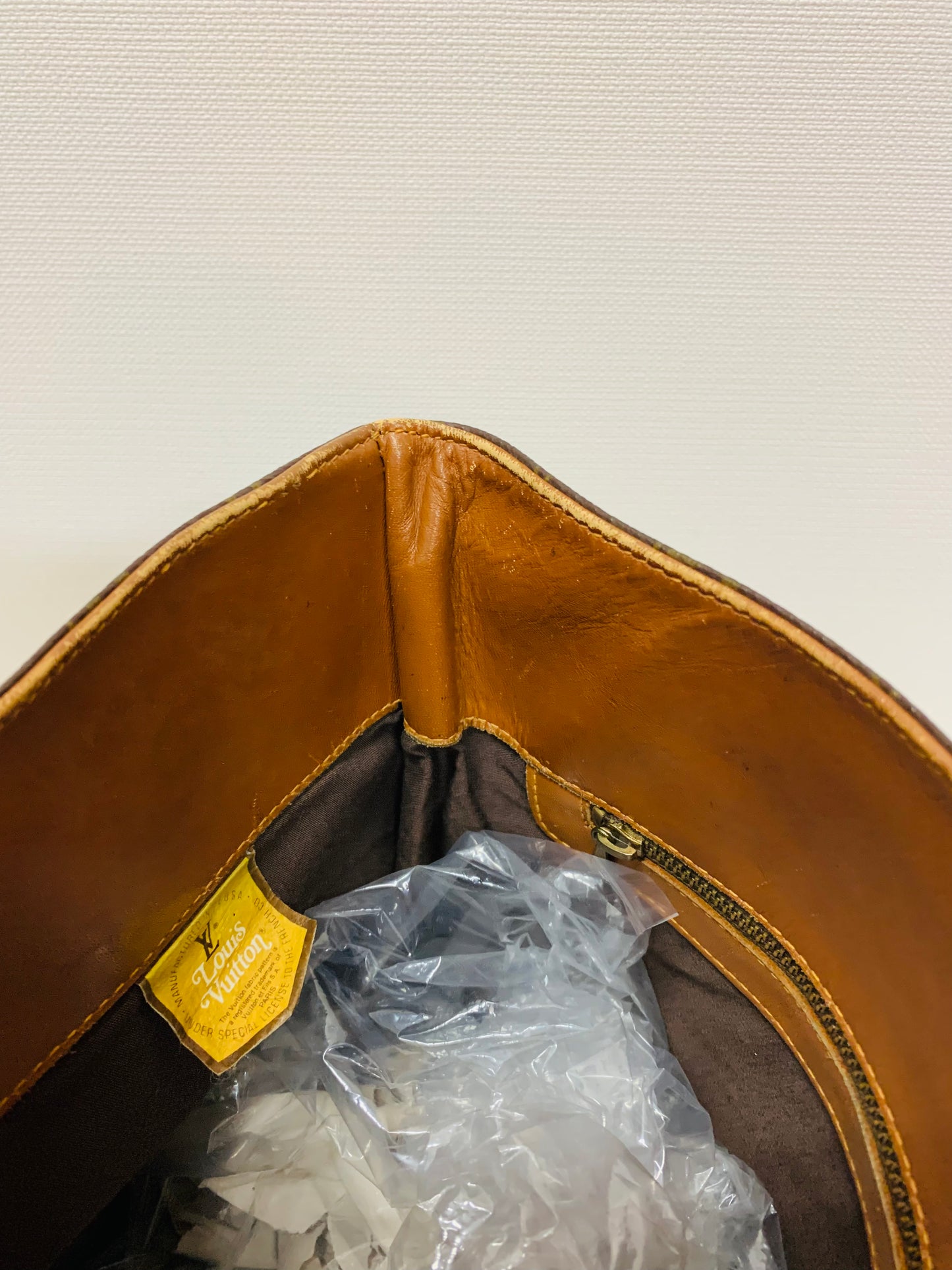 LOUIS VUITTON Bucket GM French Company