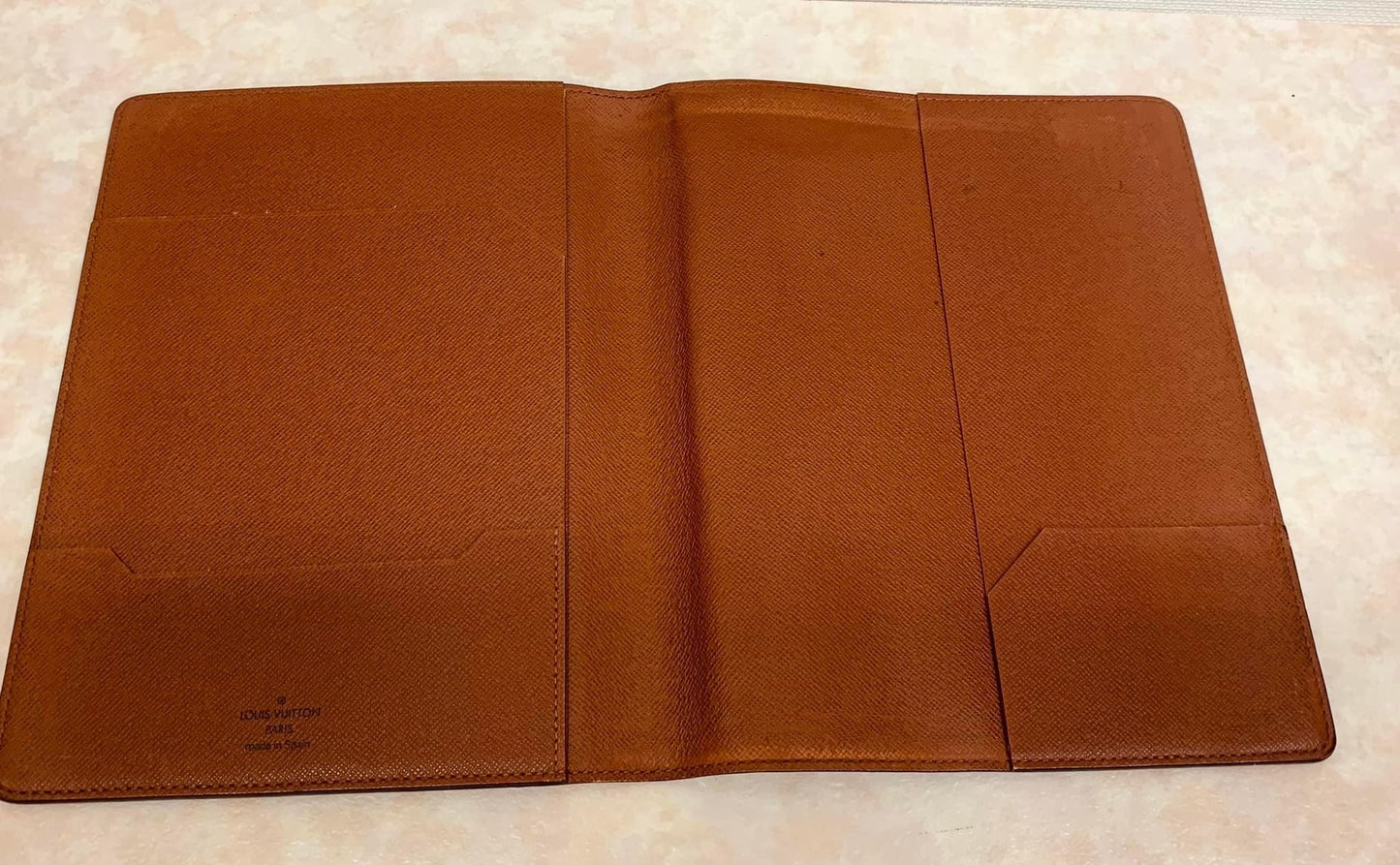 LOUIS VUITTON DESK AGENDA