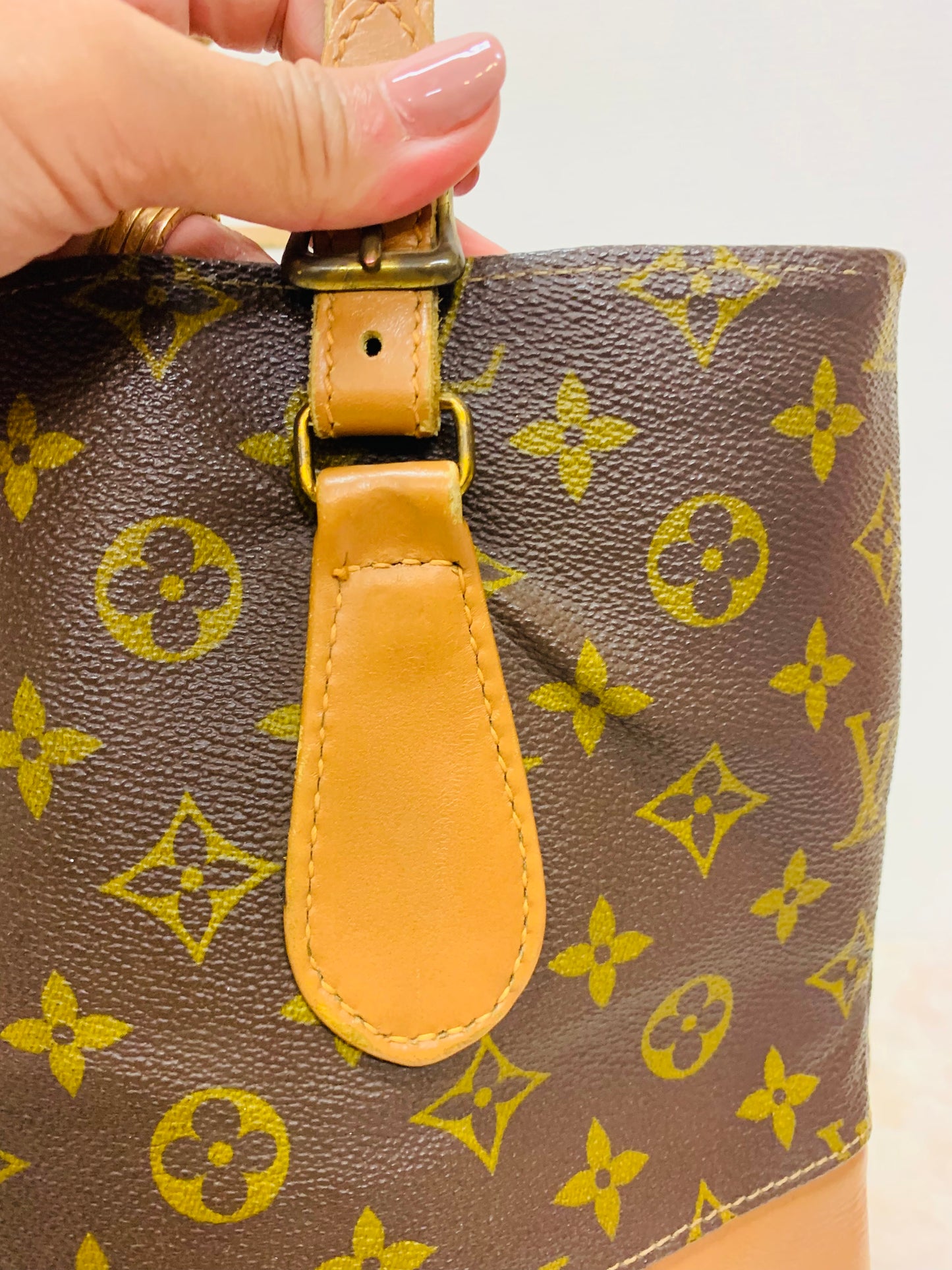 LOUIS VUITTON Bucket GM French and Company