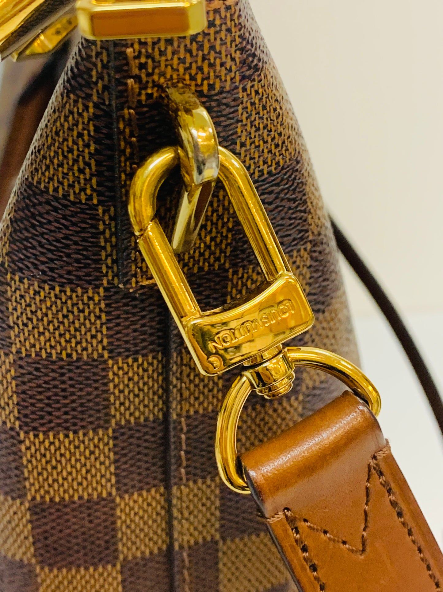 LOUIS VUITTON Belmont Tote bag DE