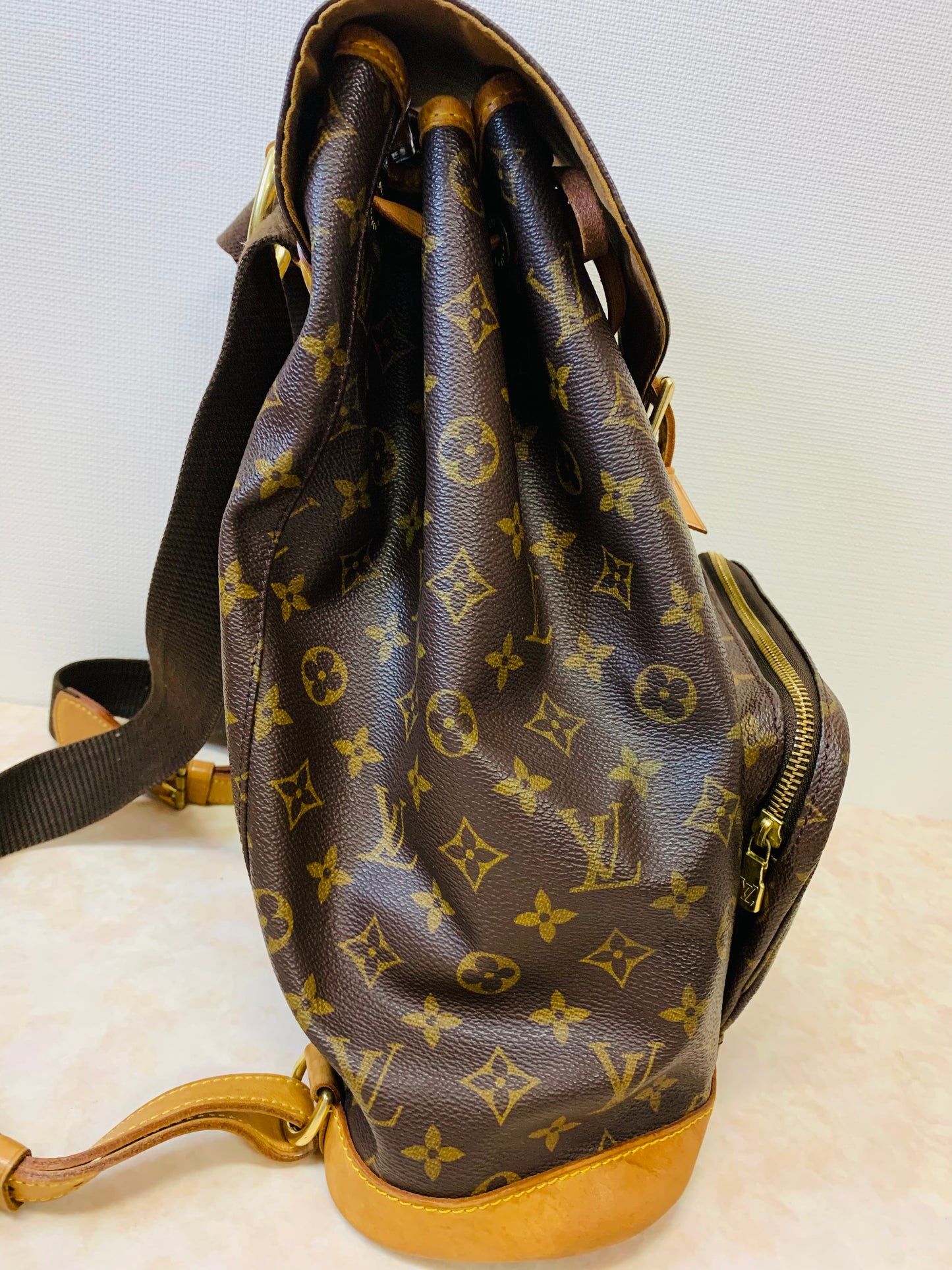 LOUIS VUITTON MONTSOURIS GM
