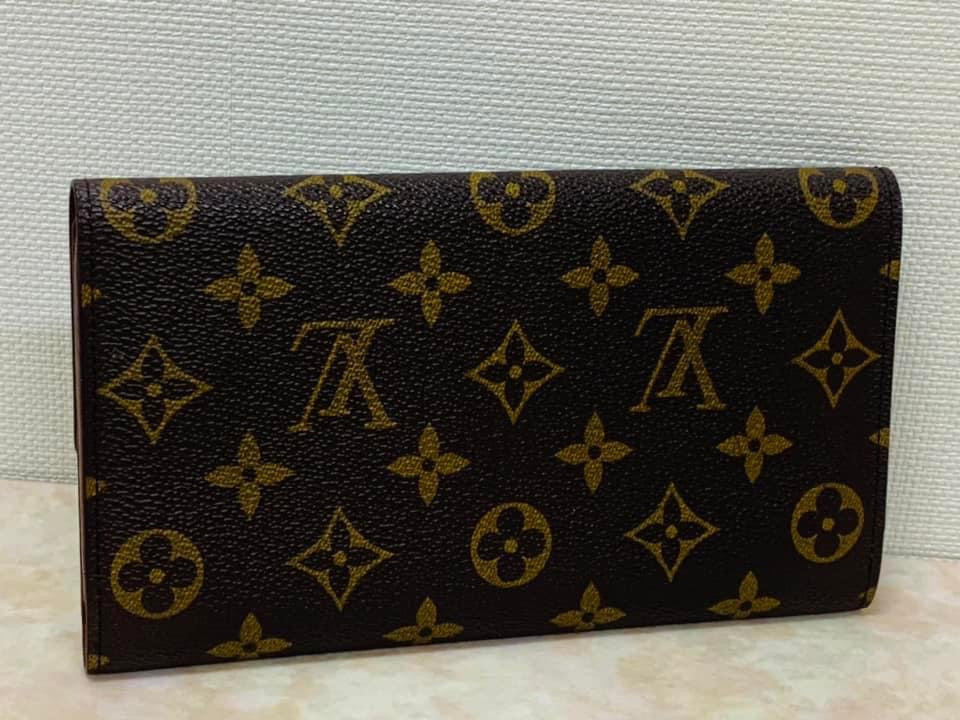 LOUIS VUITTON International Wallet Monogram