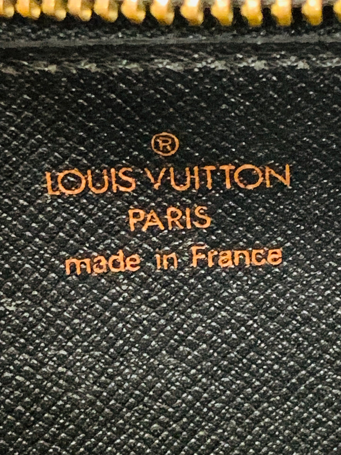 LOUIS VUITTON Epi Noir Enghien Shoulder/clutch