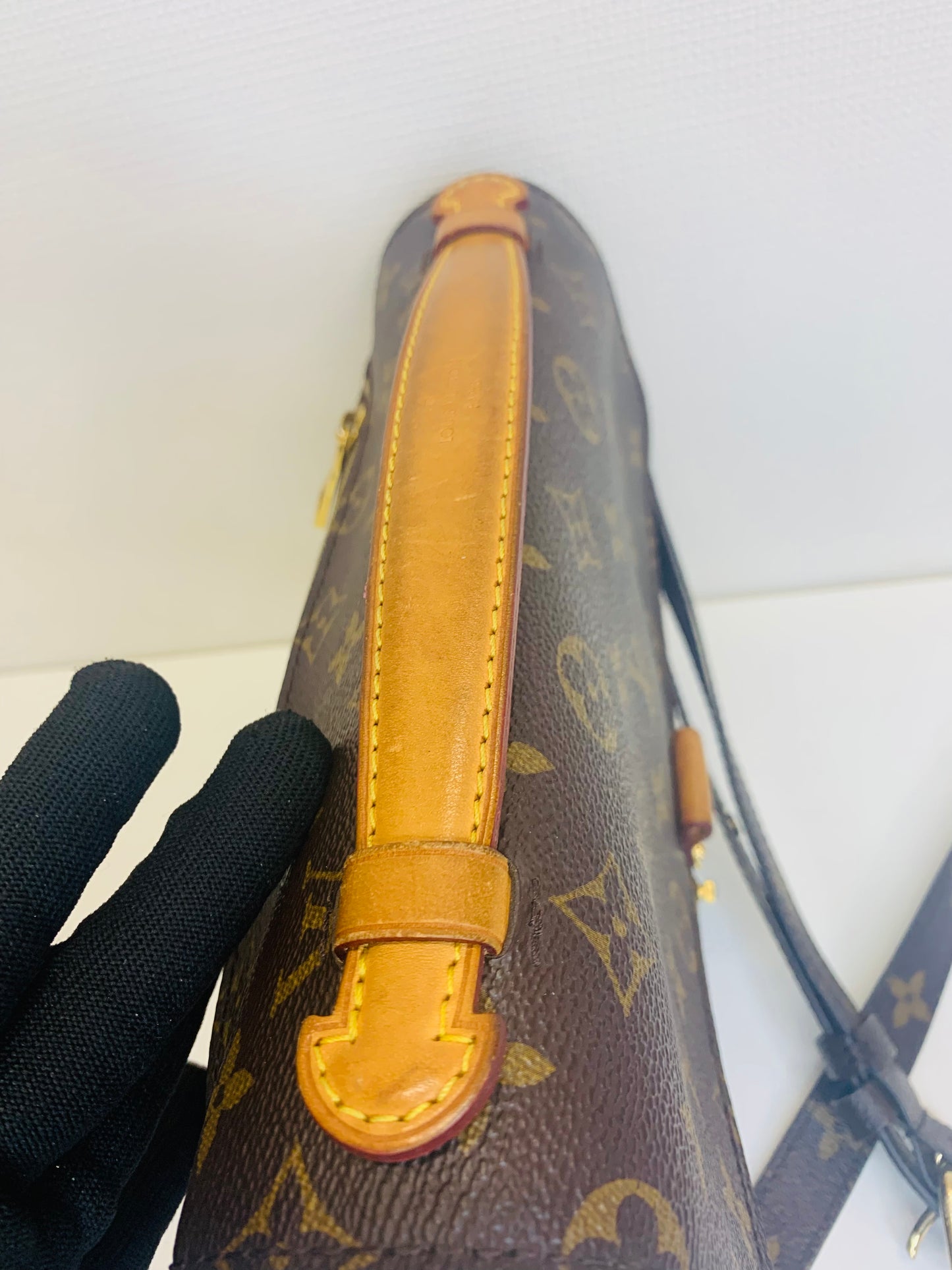 Louis Vuitton Pochette Métis Monogram