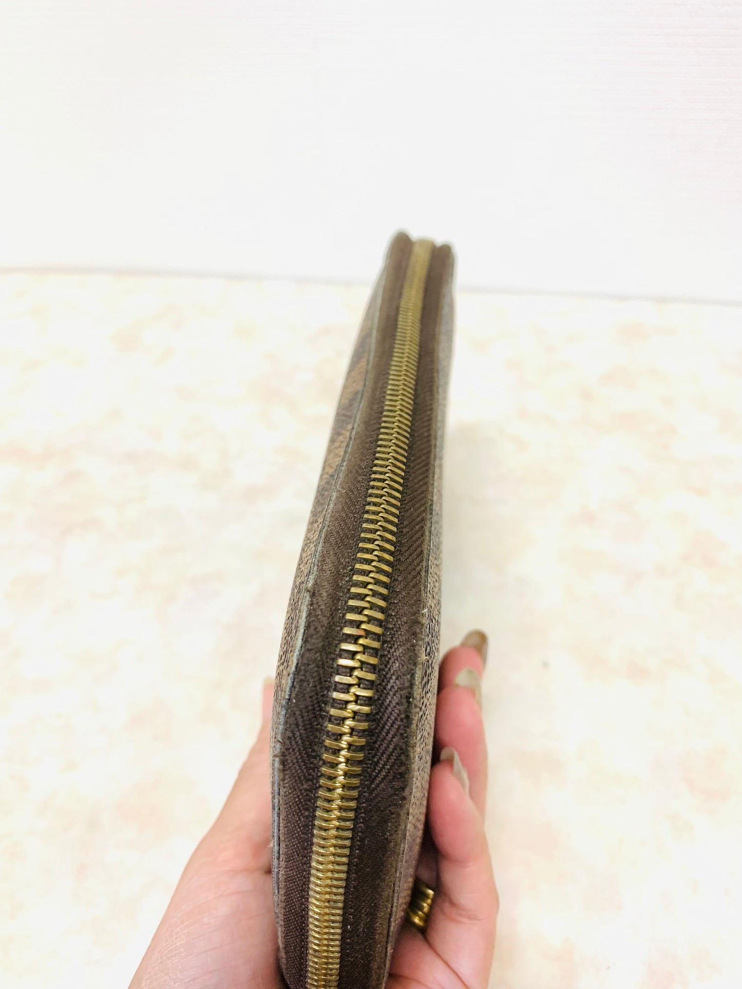 LOUIS VUITTON ZIPPY WALLET ORGANIZER