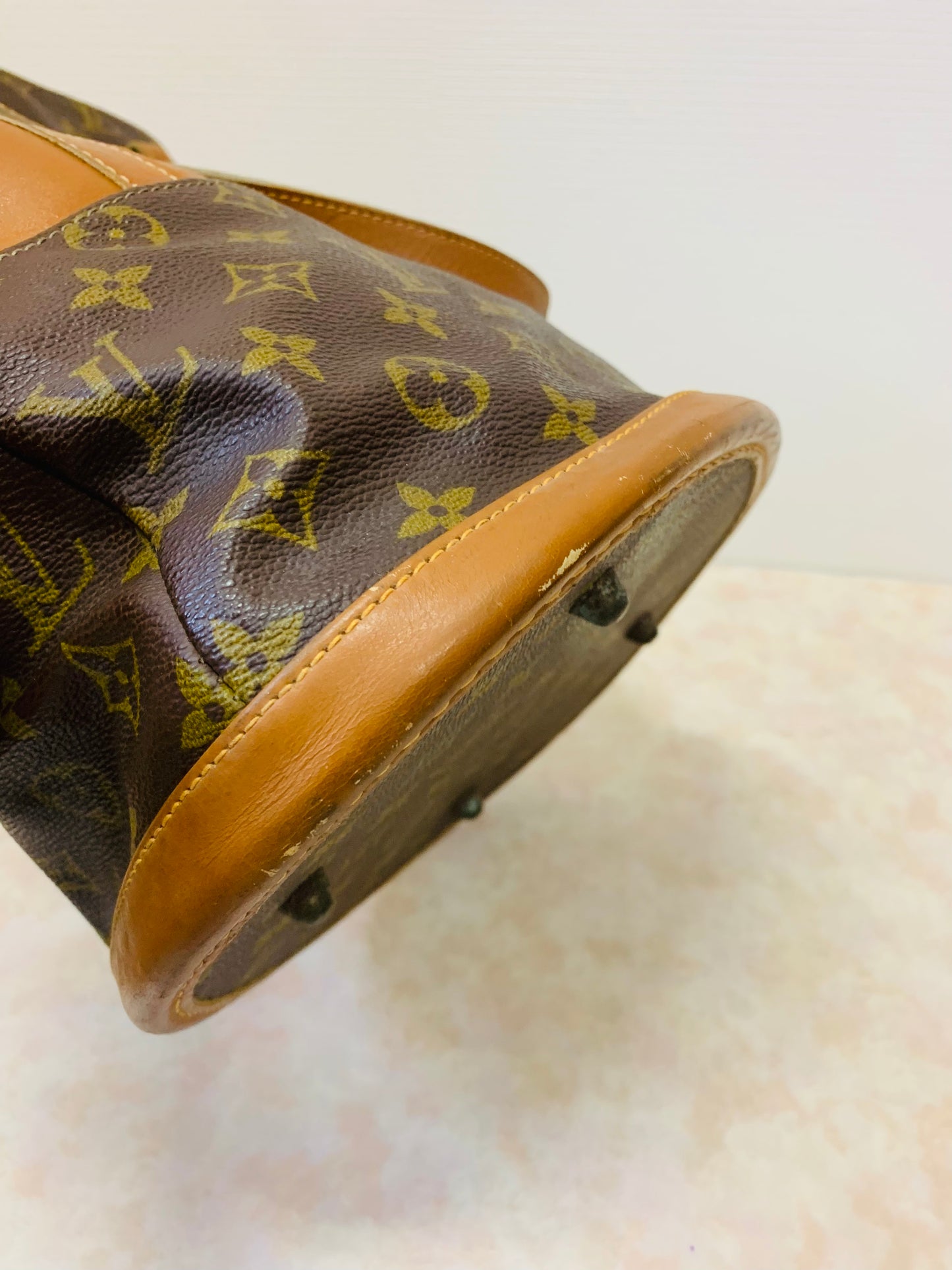 LOUIS VUITTON Bucket GM French Company