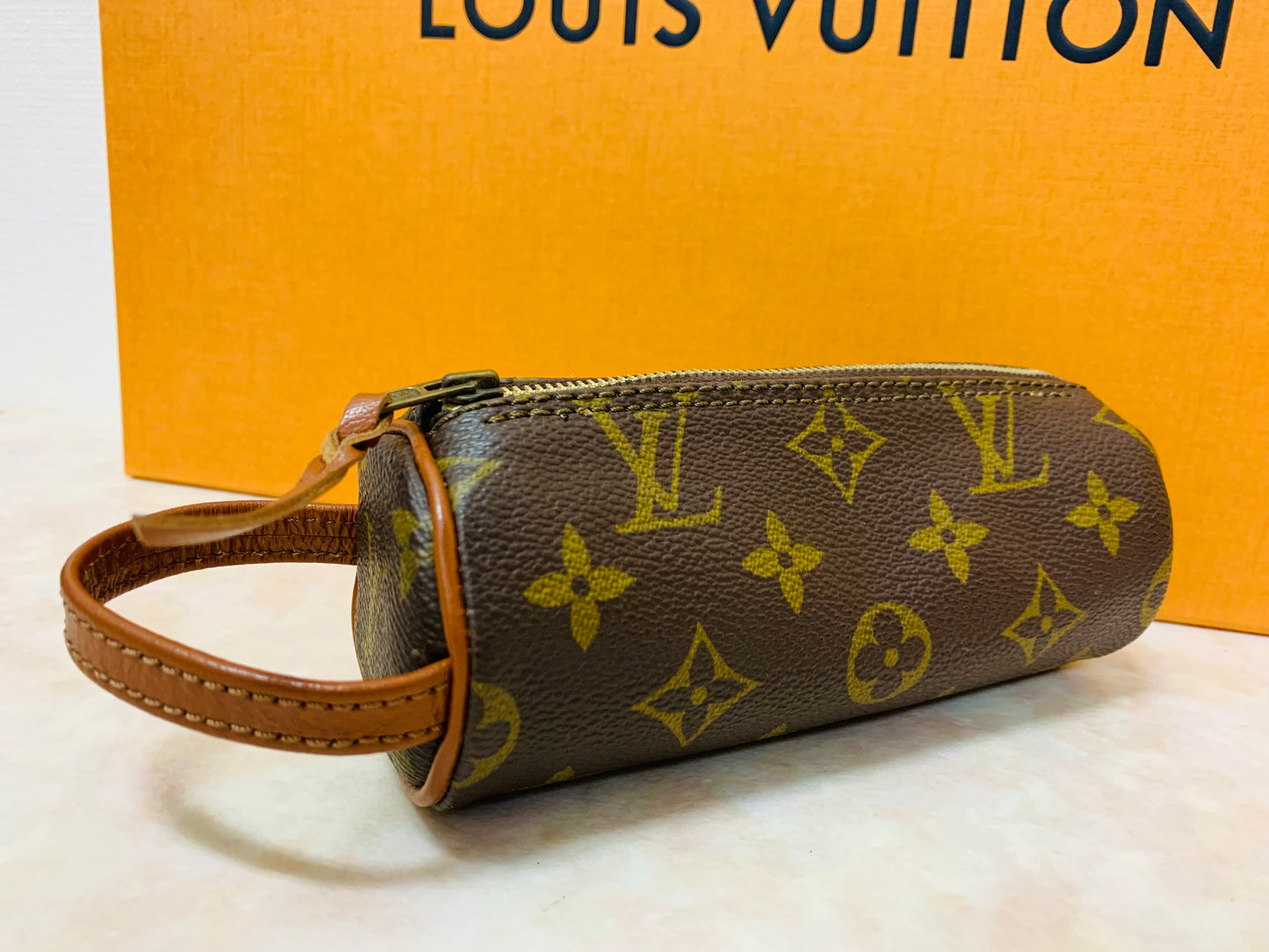 LOUIS VUITTON Golf Ball Pouch/Pen or lipstick case