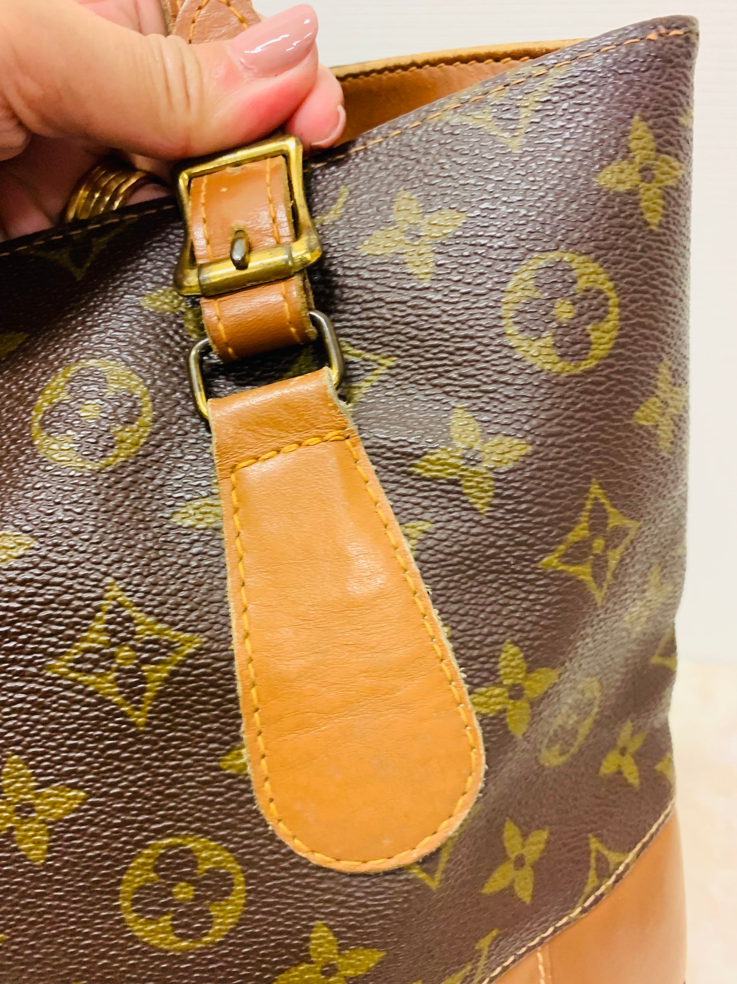 LOUIS VUITTON Bucket GM French Company