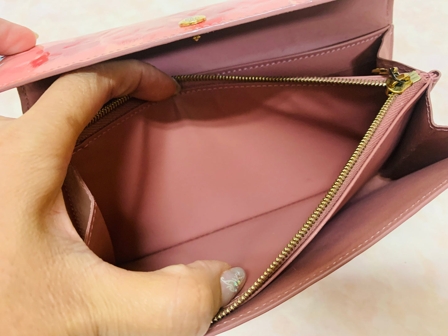 LOUIS VUITTON Vernis Ikat Rose Velour Wallet