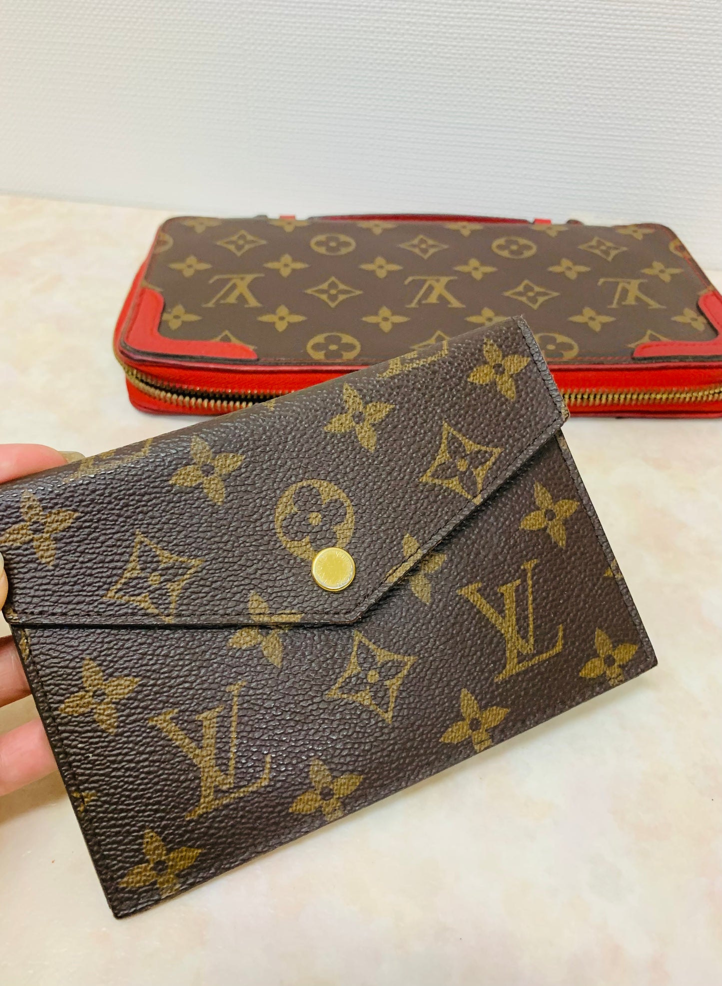 LOUIS VUITTON Retiro Wallet Organizer