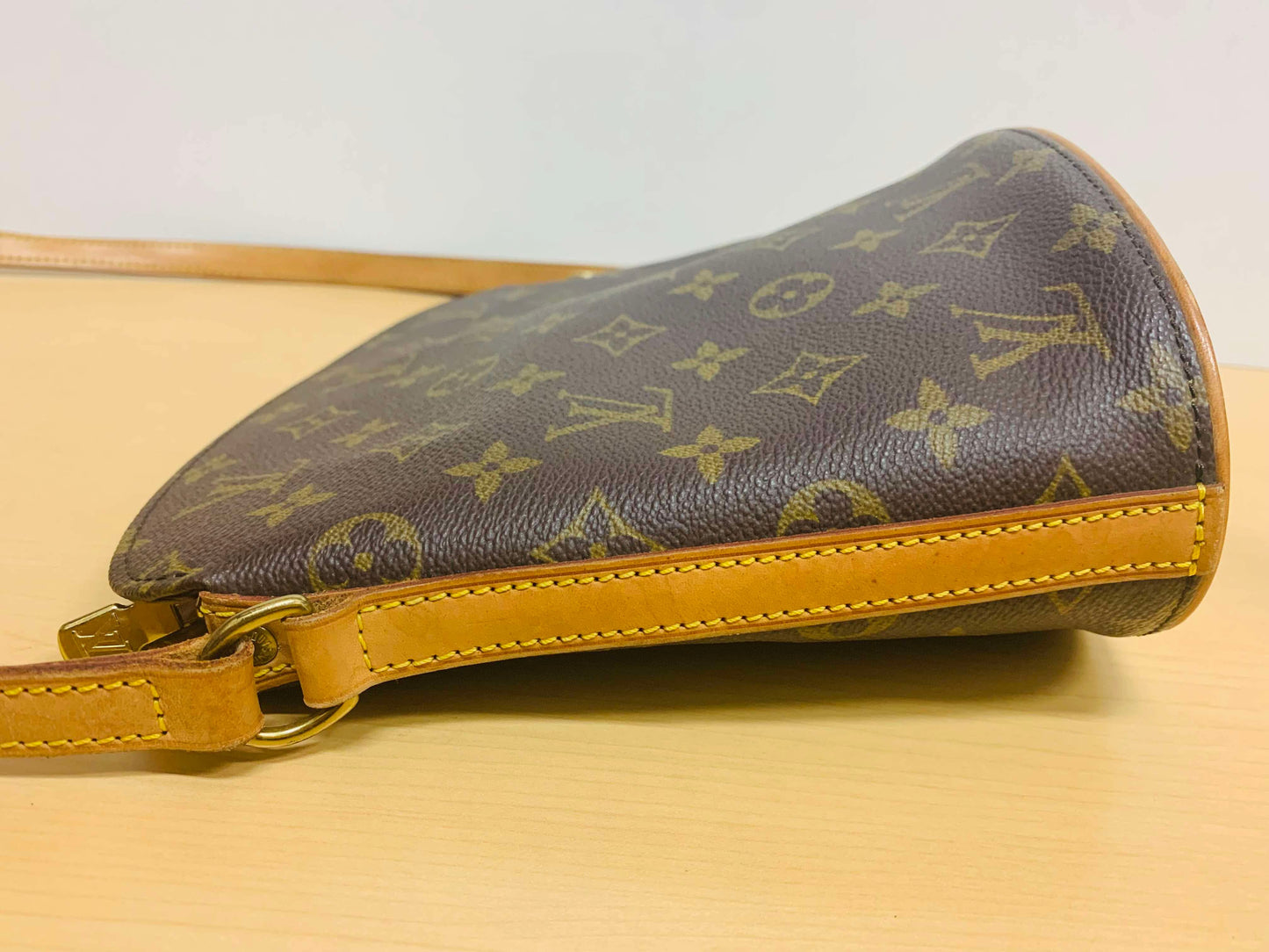 LOUIS VUITTON Drouot Monogram Crossbody bag(used)