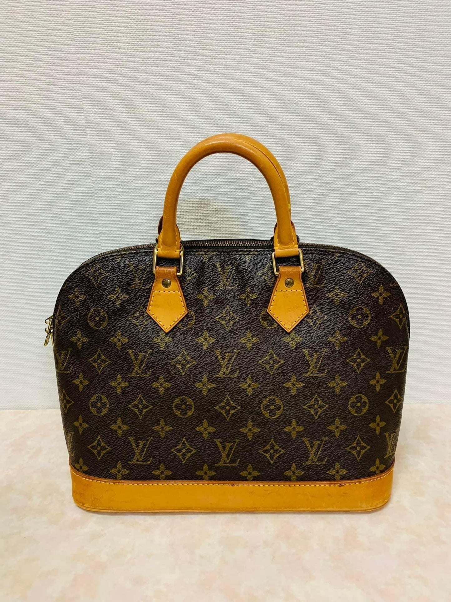 LOUIS VUITTON ALMA PM
