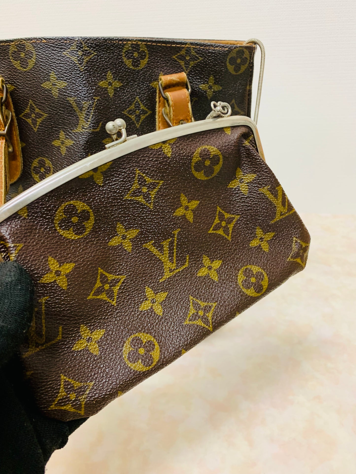 LOUIS VUITTON Bucket PM French &Co with Kiss lock pouch