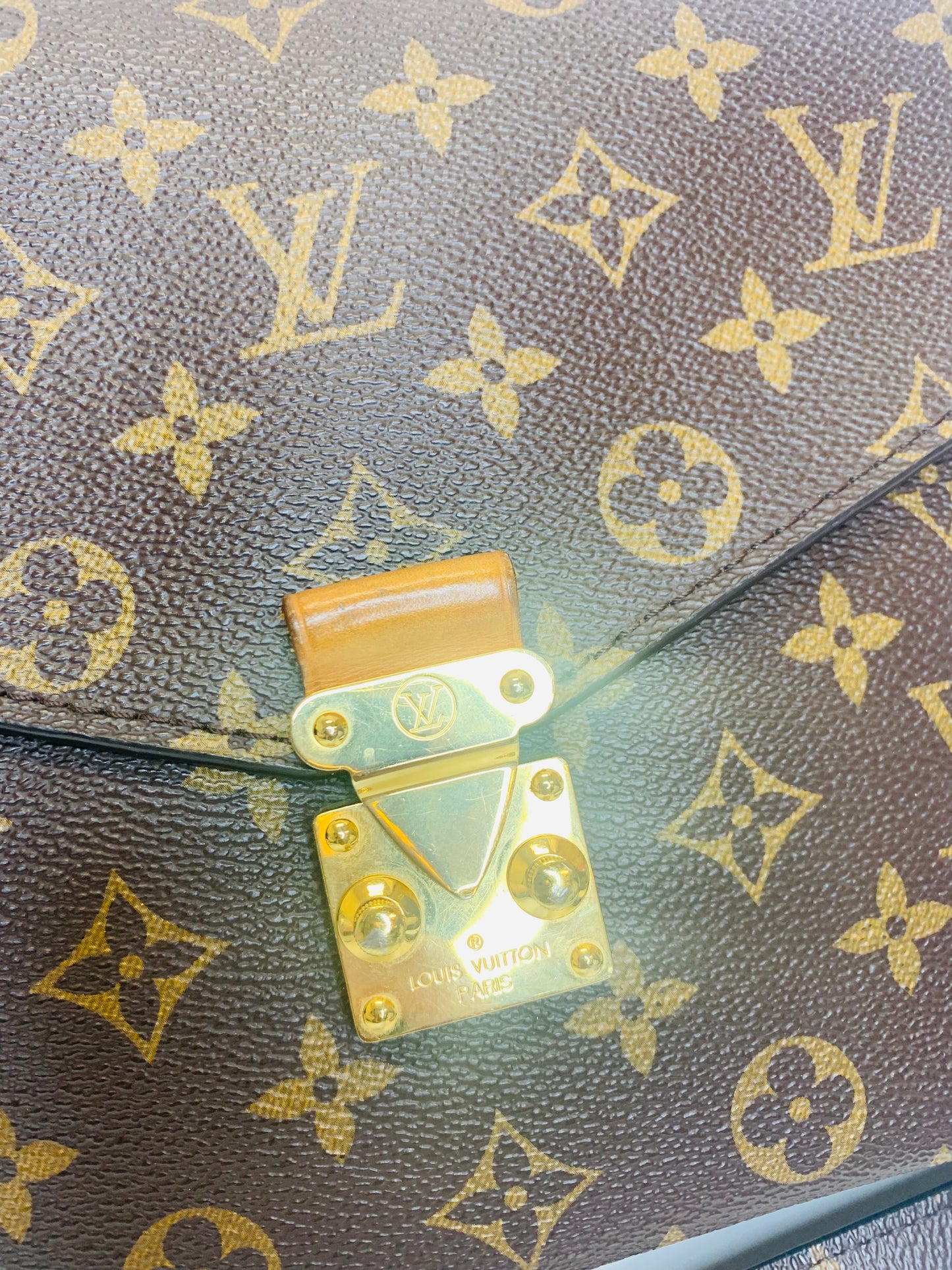 Louis Vuitton Pochette Métis Monogram