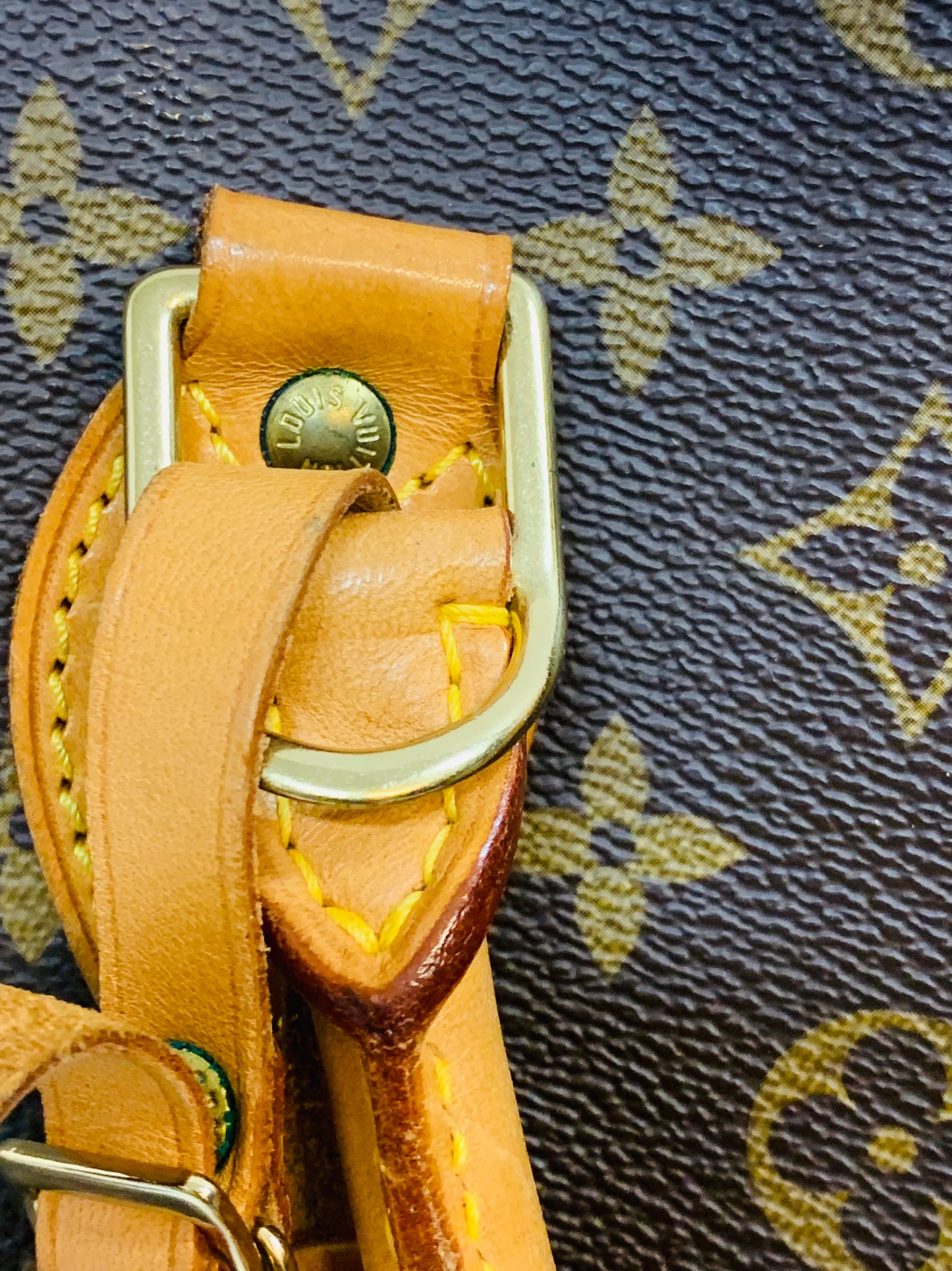 LOUIS VUITTON RIVOLI