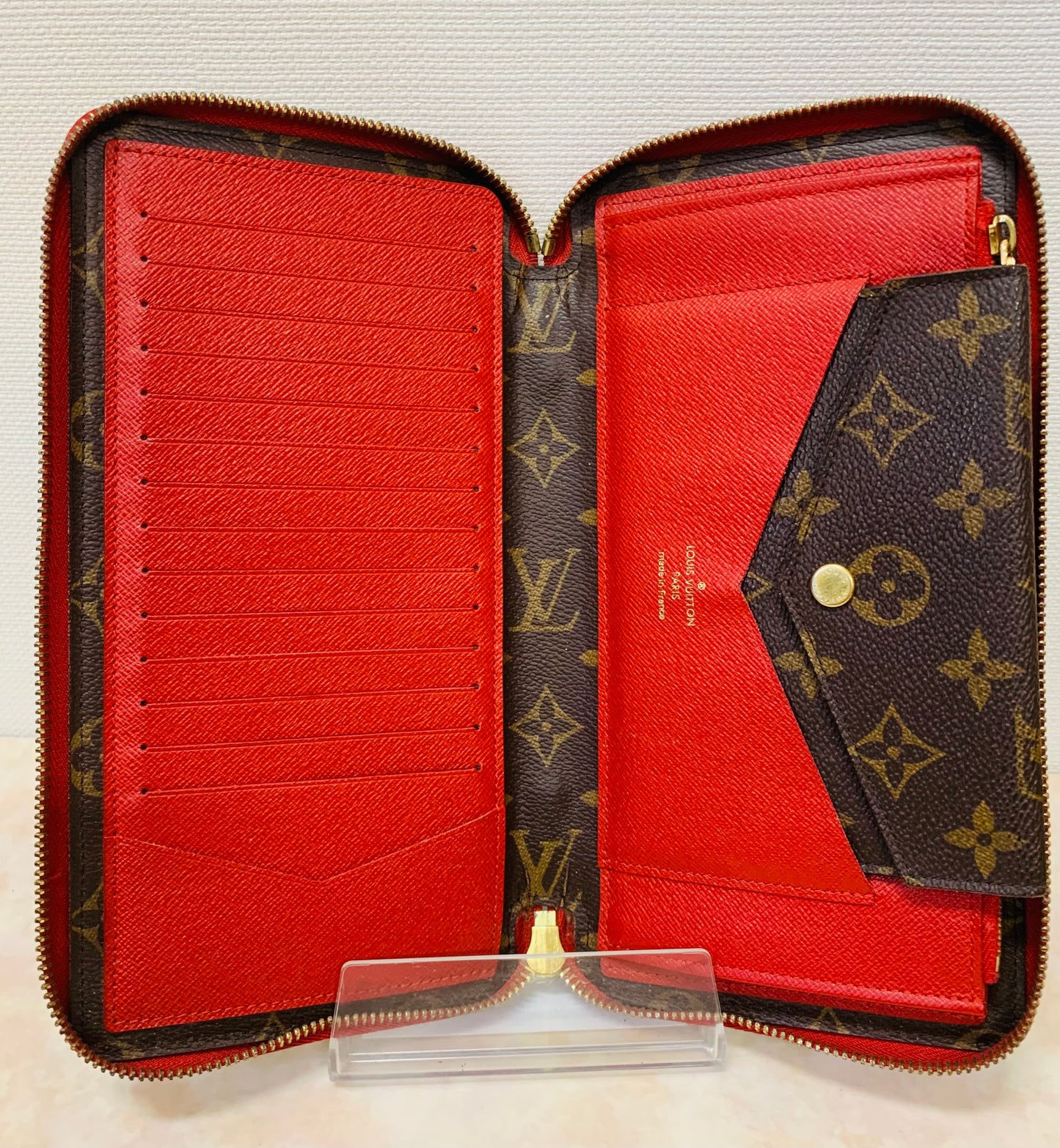 LOUIS VUITTON Retiro Wallet Organizer