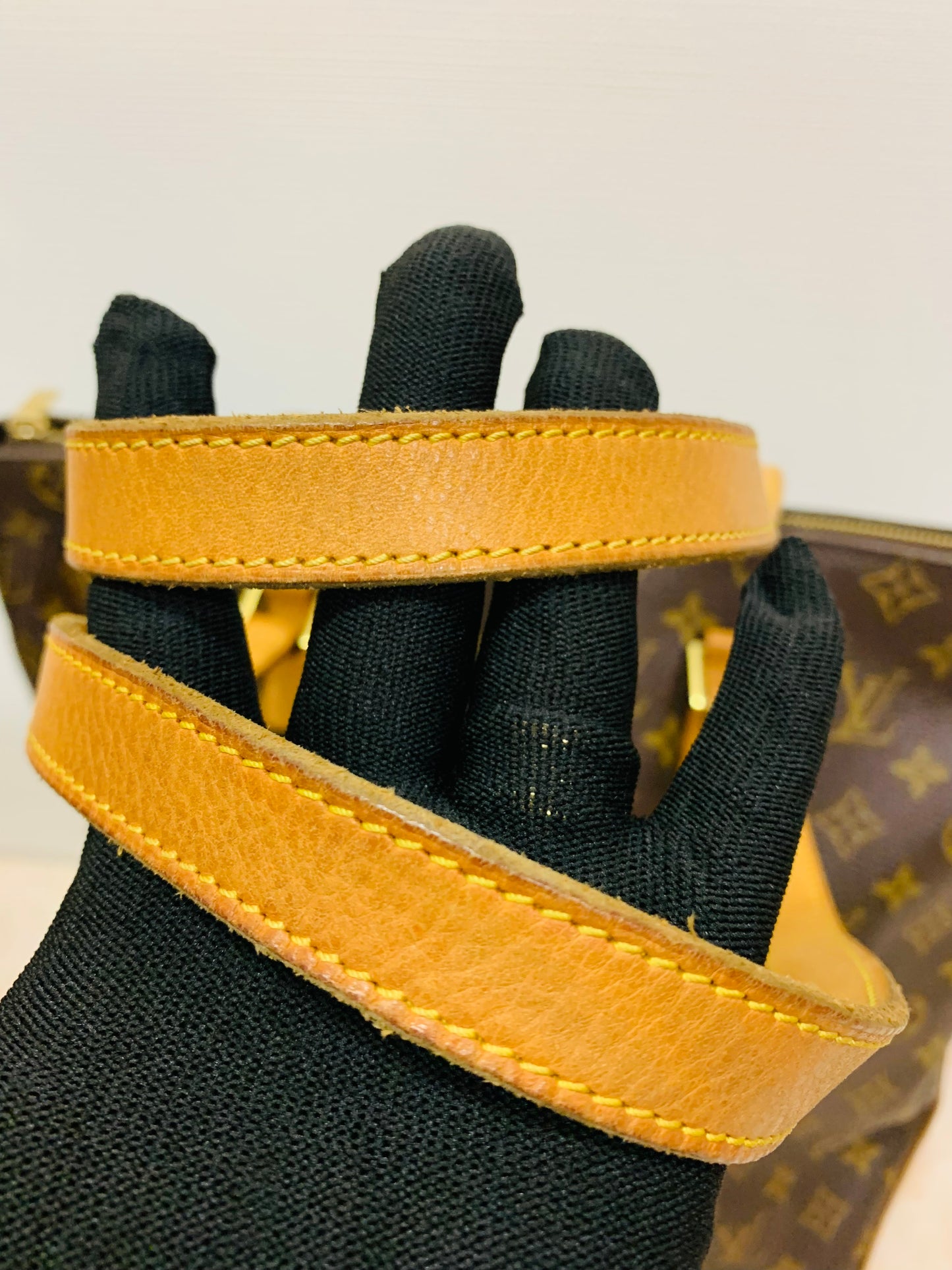 LOUIS VUITTON Cabas Mezzo Tote Bag