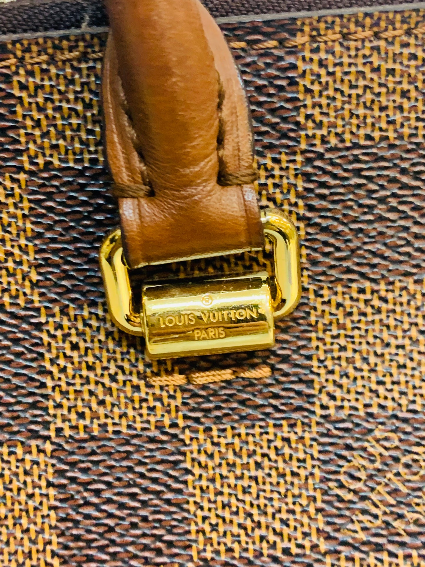 LOUIS VUITTON Belmont Tote bag DE