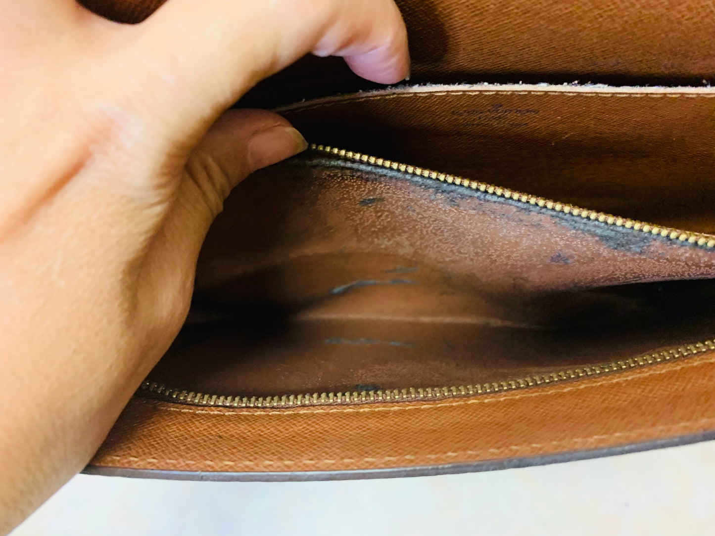 LOUIS VUITTON PORTE DOCUMENTS BUSINESS BAG