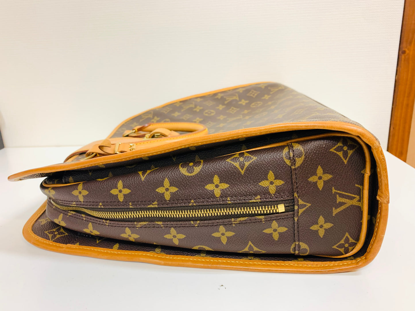 LOUIS VUITTON RIVOLI