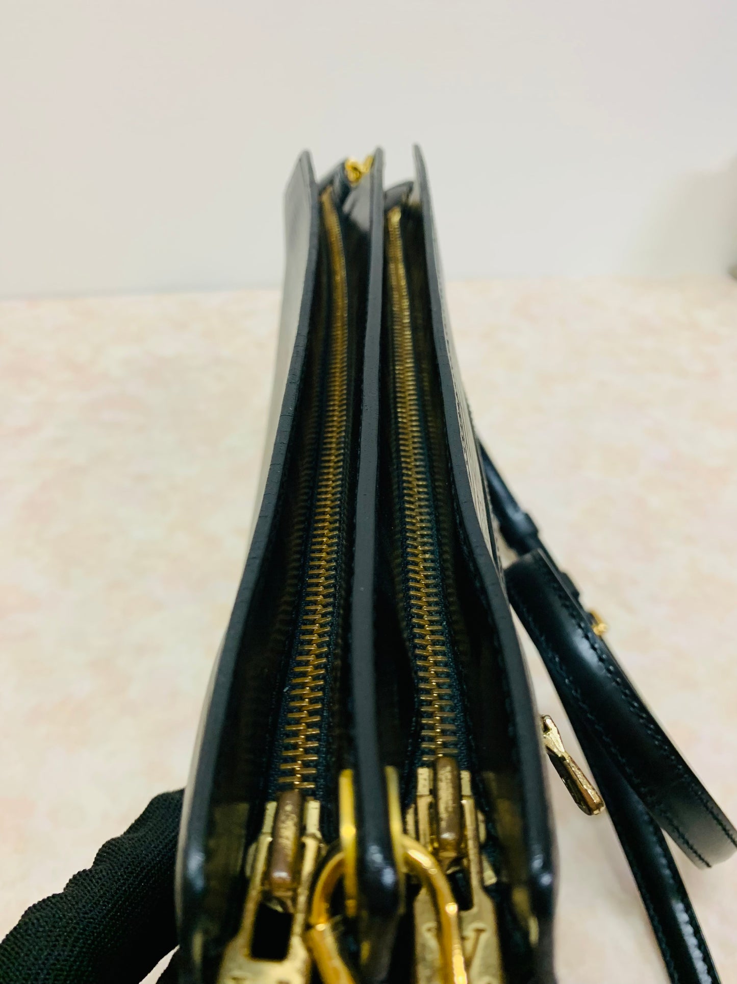 LOUIS VUITTON Epi Noir Enghien Shoulder/clutch bag