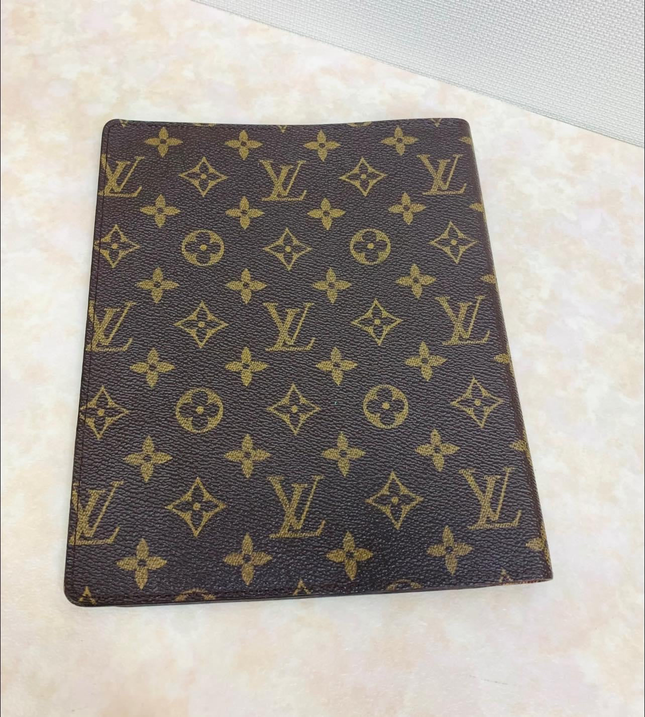 LOUIS VUITTON DESK AGENDA