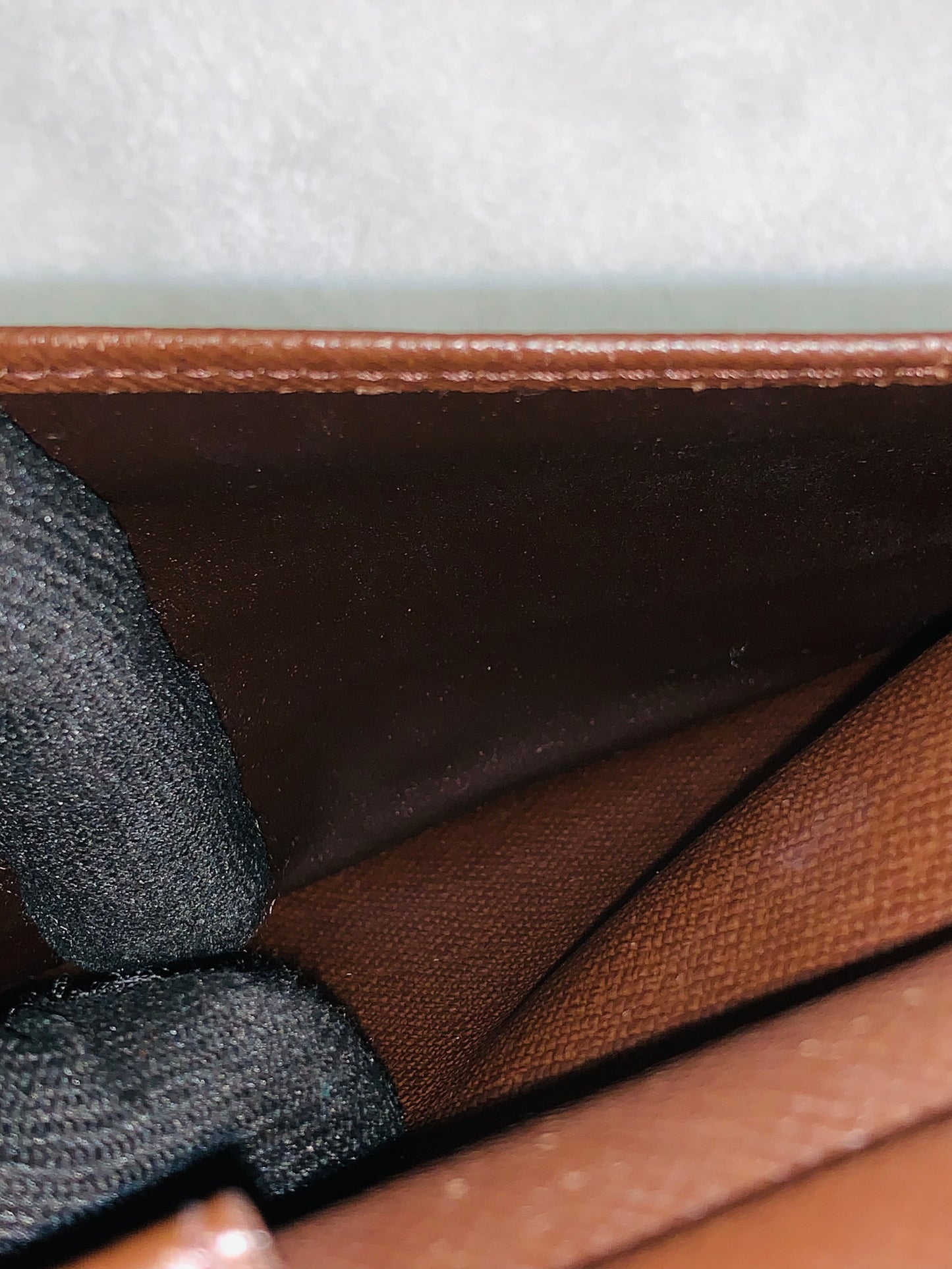 LOUIS VUITTON International wallet DE