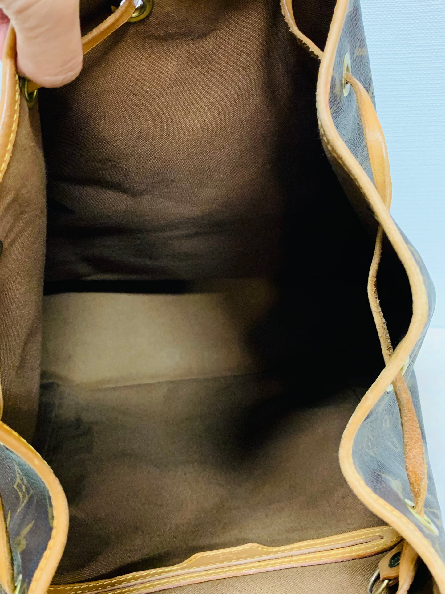 LOUIS VUITTON Montsouris GM