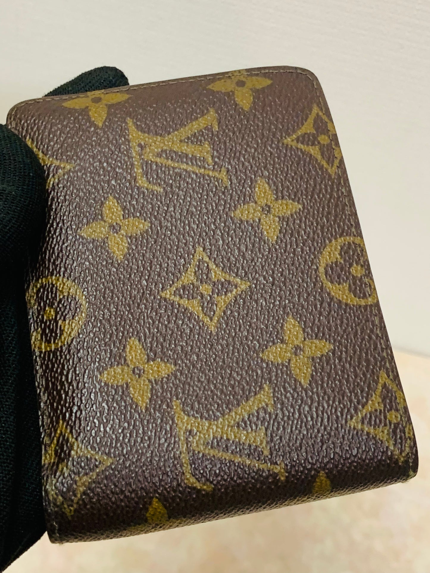LOUIS VUITTON Vintage Bi-fold mens wallet