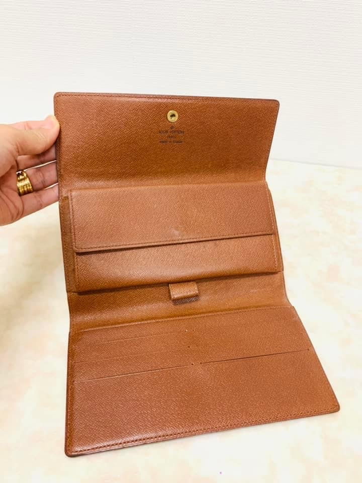 LOUIS VUITTON International Wallet Monogram