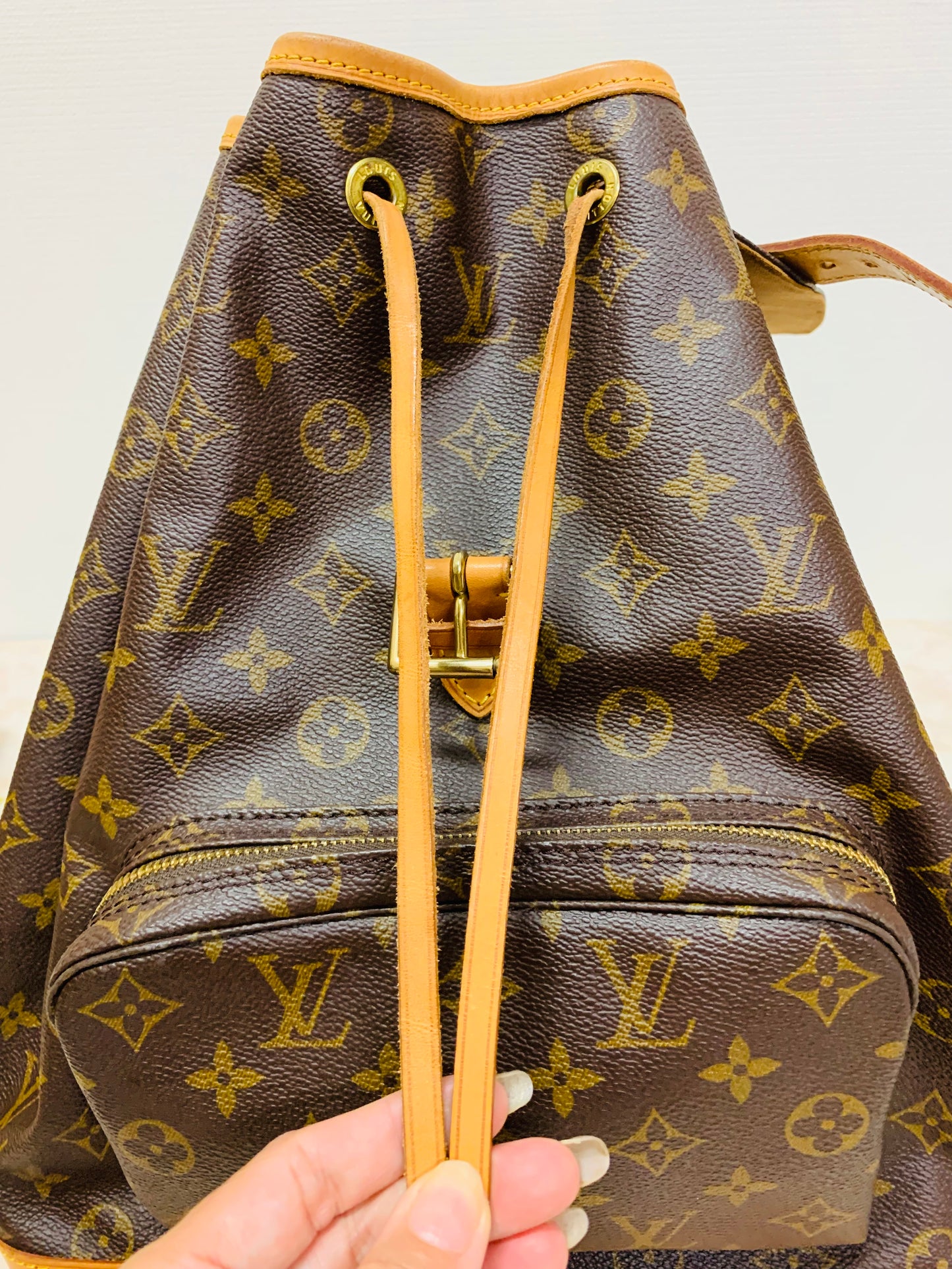 LOUIS VUITTON Montsouris GM