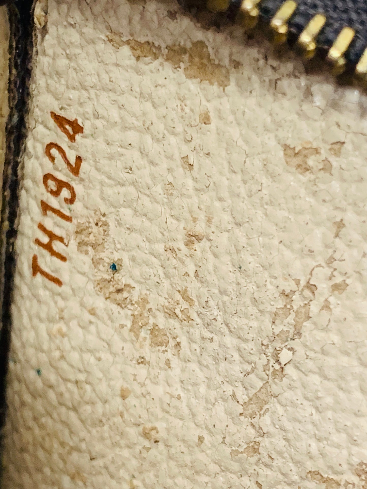 LOUIS VUITTON TOILETRY 15