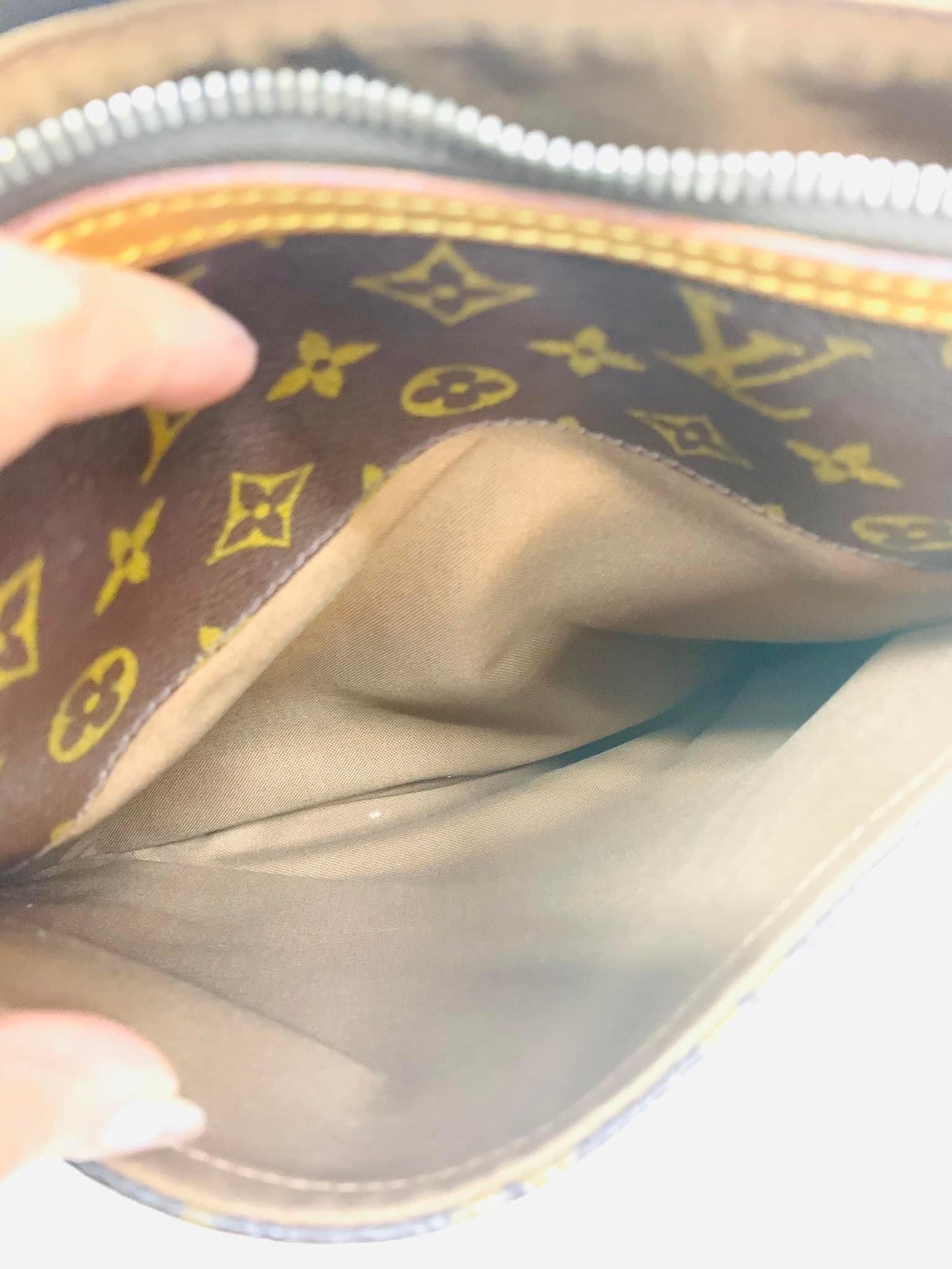 LOUIS VUITTON ODION MM