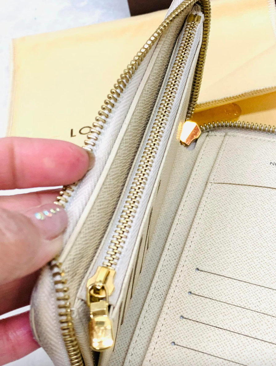 ❇️Zippy Compact wallet DA❇️