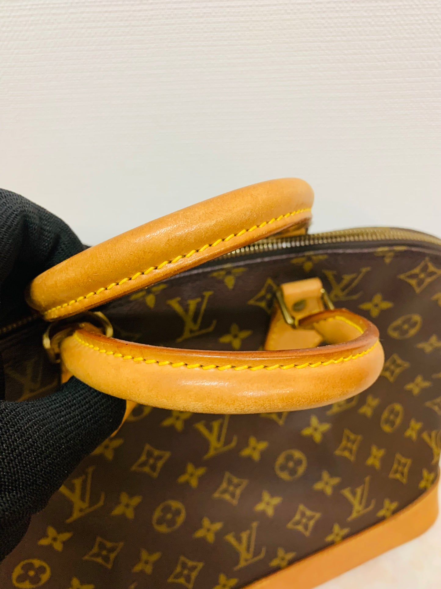 LOUIS VUITTON Alma PM